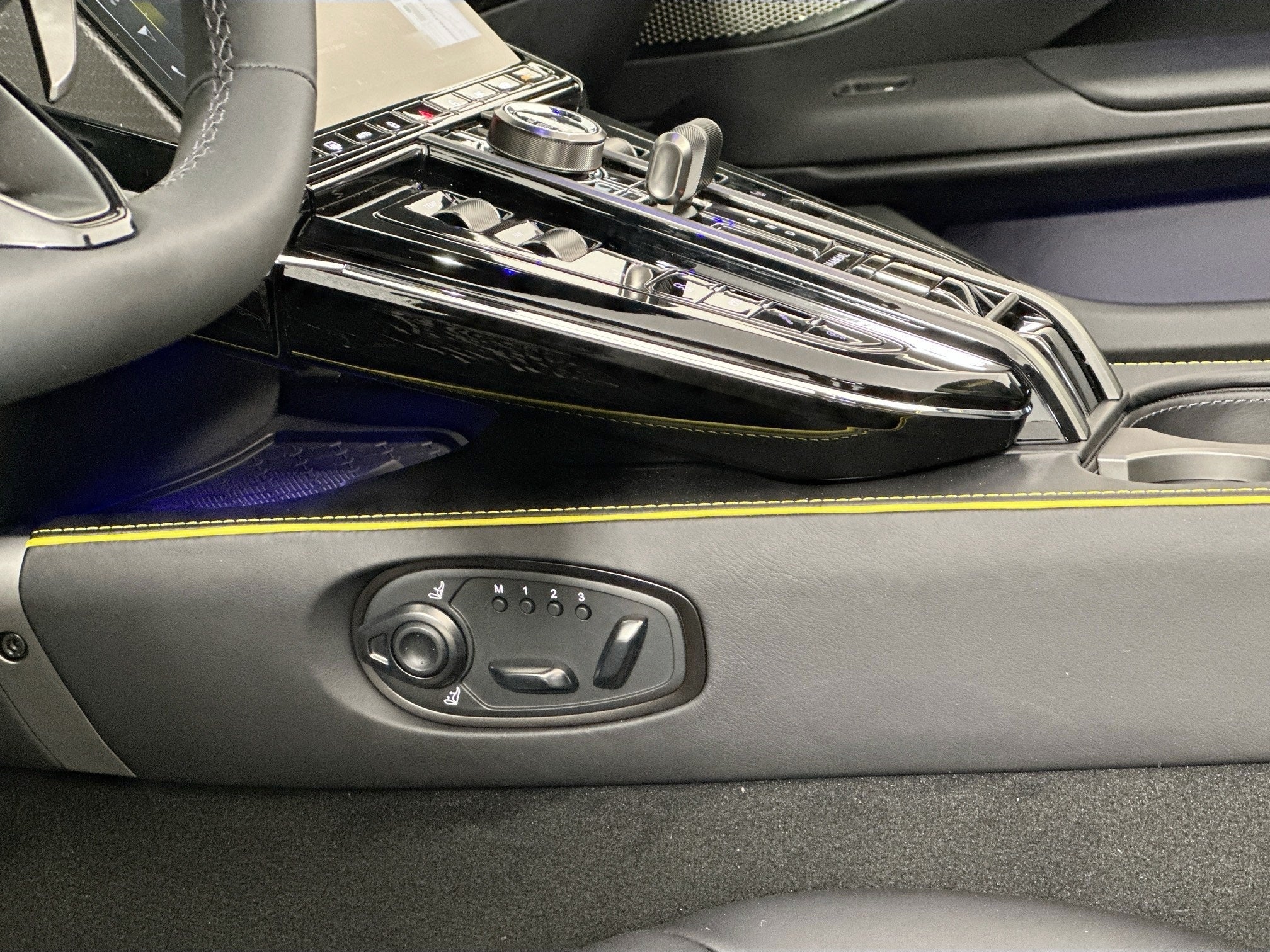 2026 Aston Martin Vantage Roadster