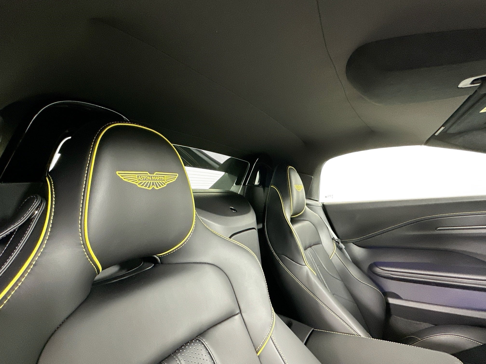 2026 Aston Martin Vantage Roadster