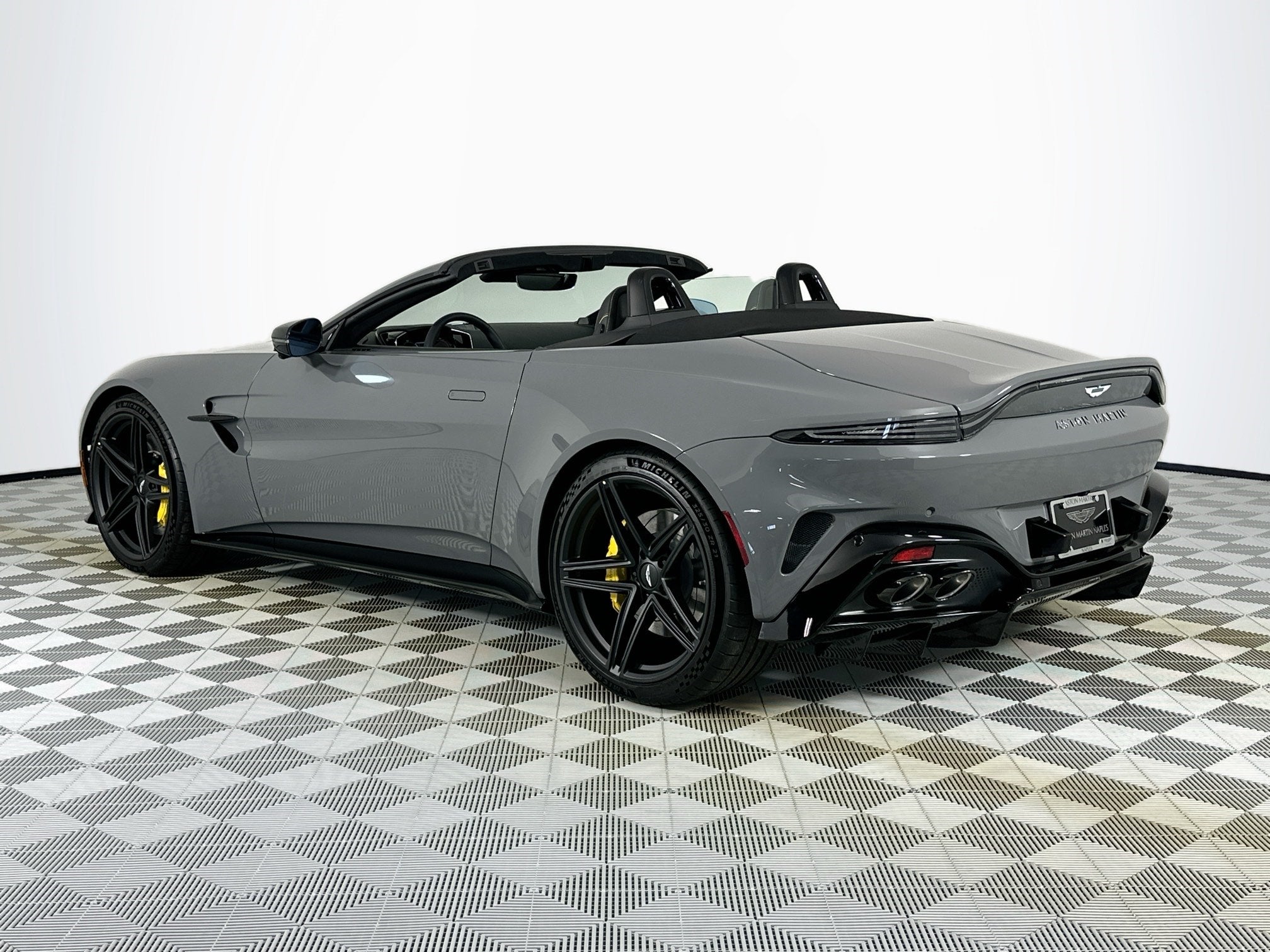 2026 Aston Martin Vantage Roadster