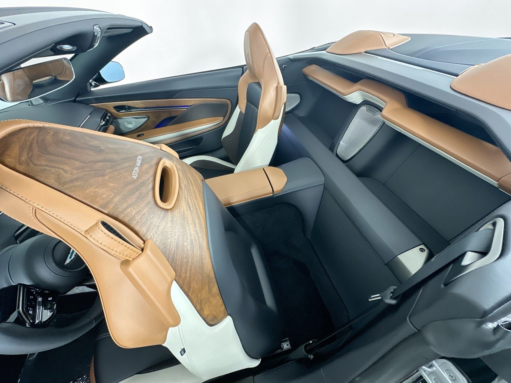 2026 Aston Martin Vanquish Volante