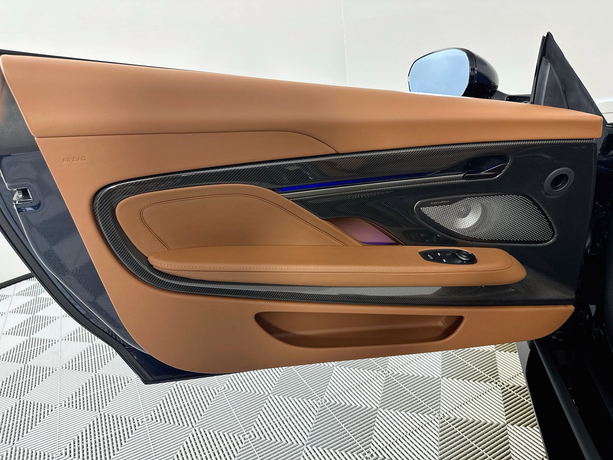 2026 Aston Martin Vanquish Volante