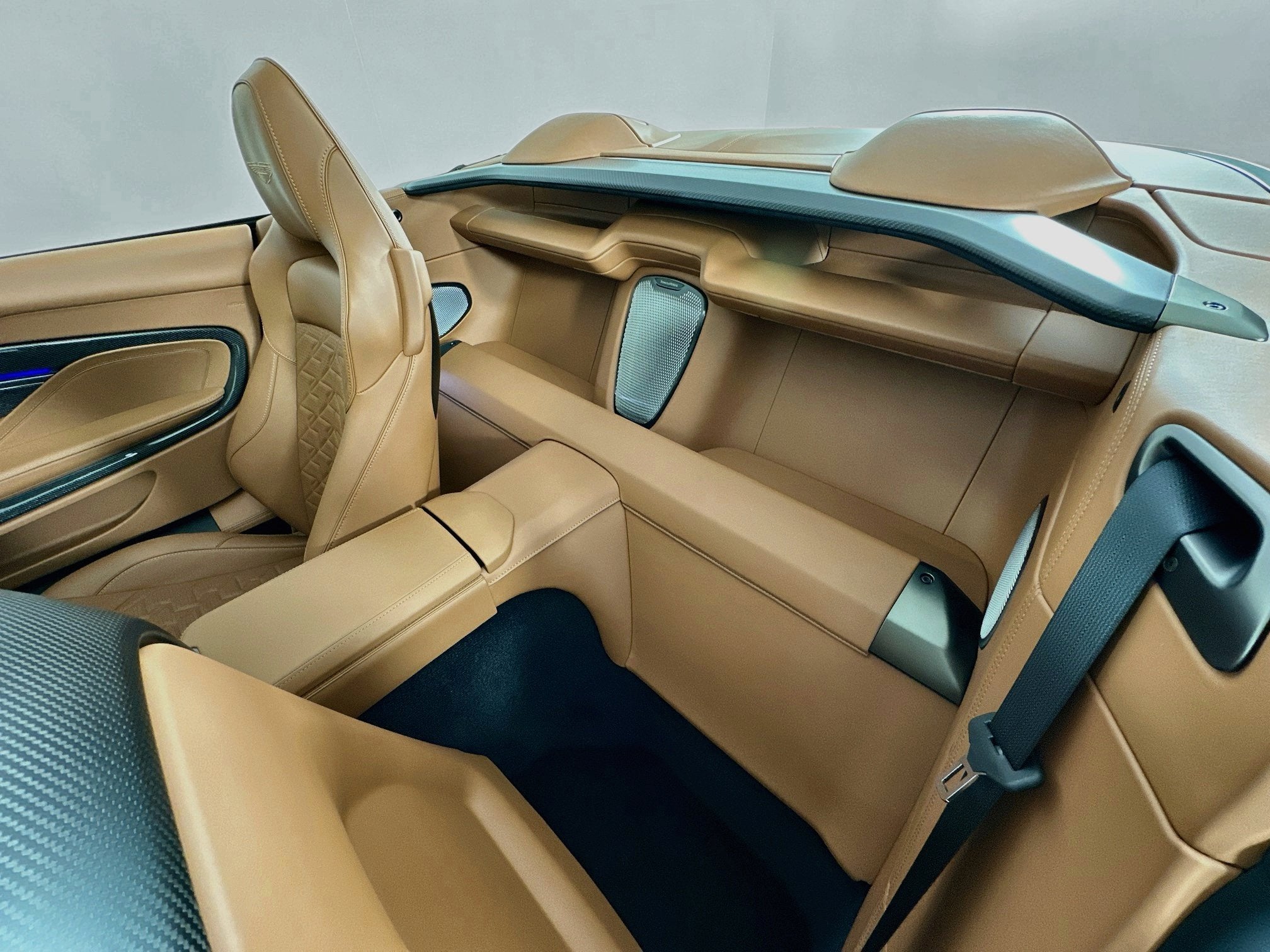 2026 Aston Martin Vanquish Volante