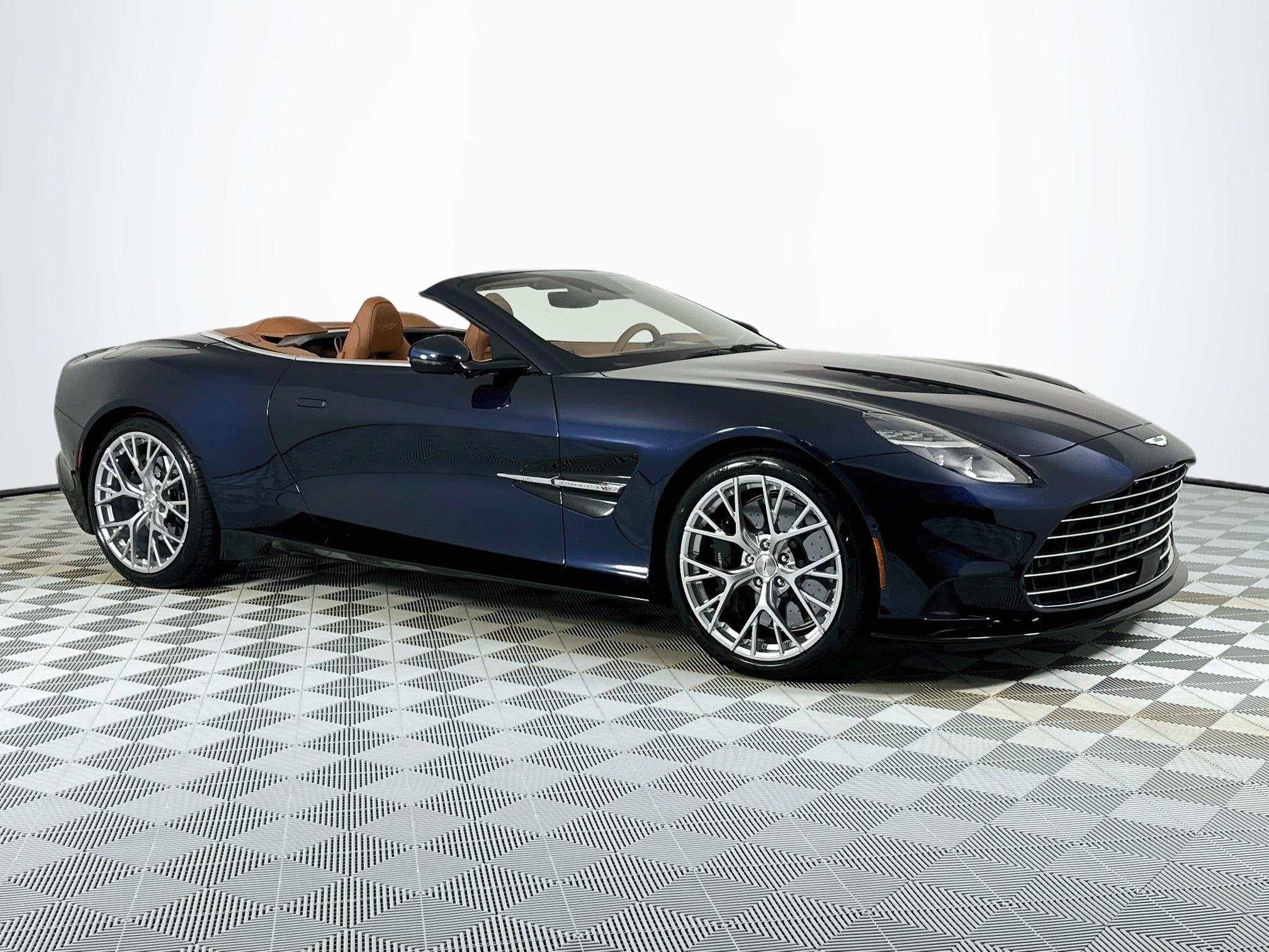 2026 Aston Martin Vanquish Volante