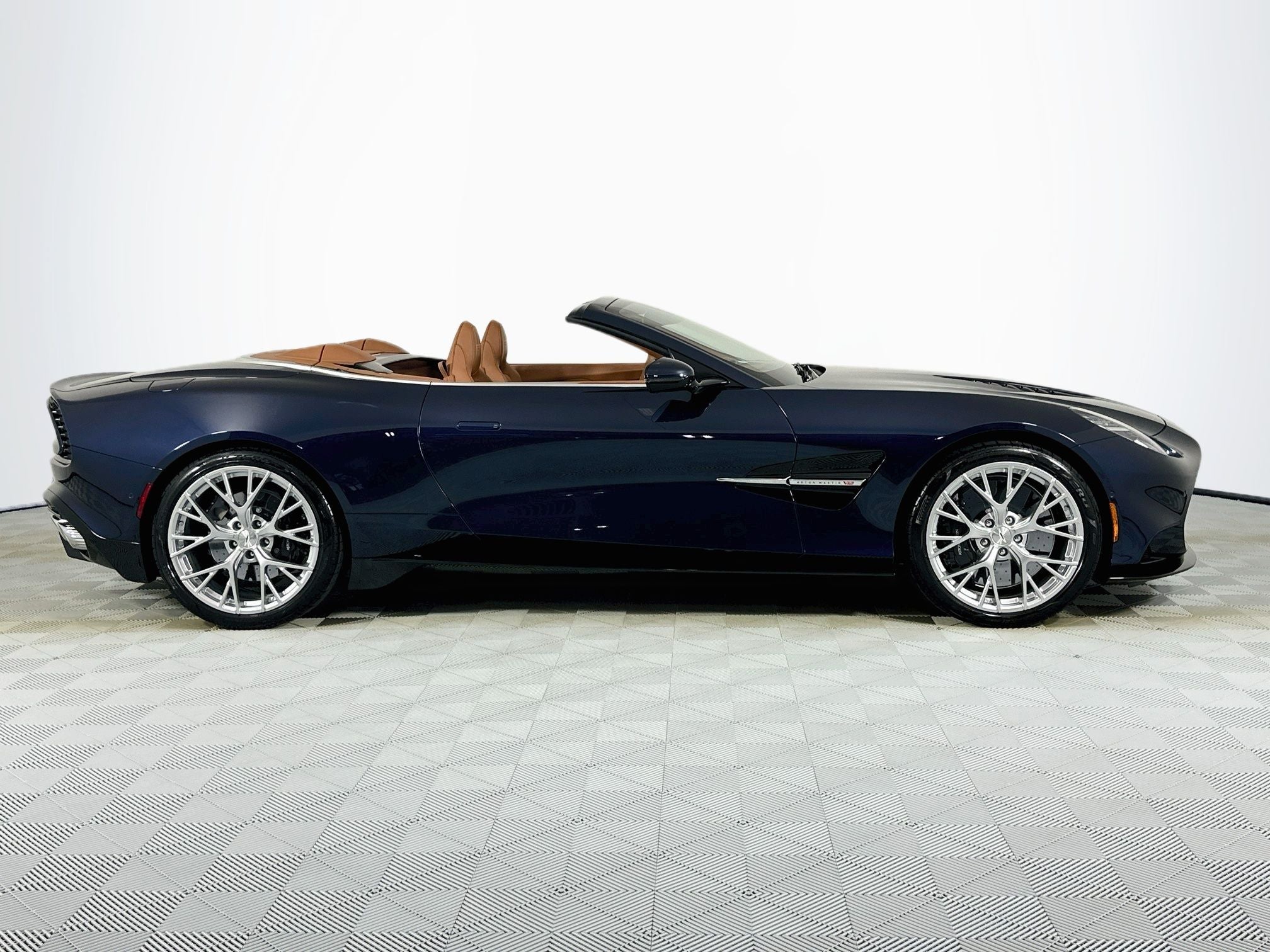 2026 Aston Martin Vanquish Volante