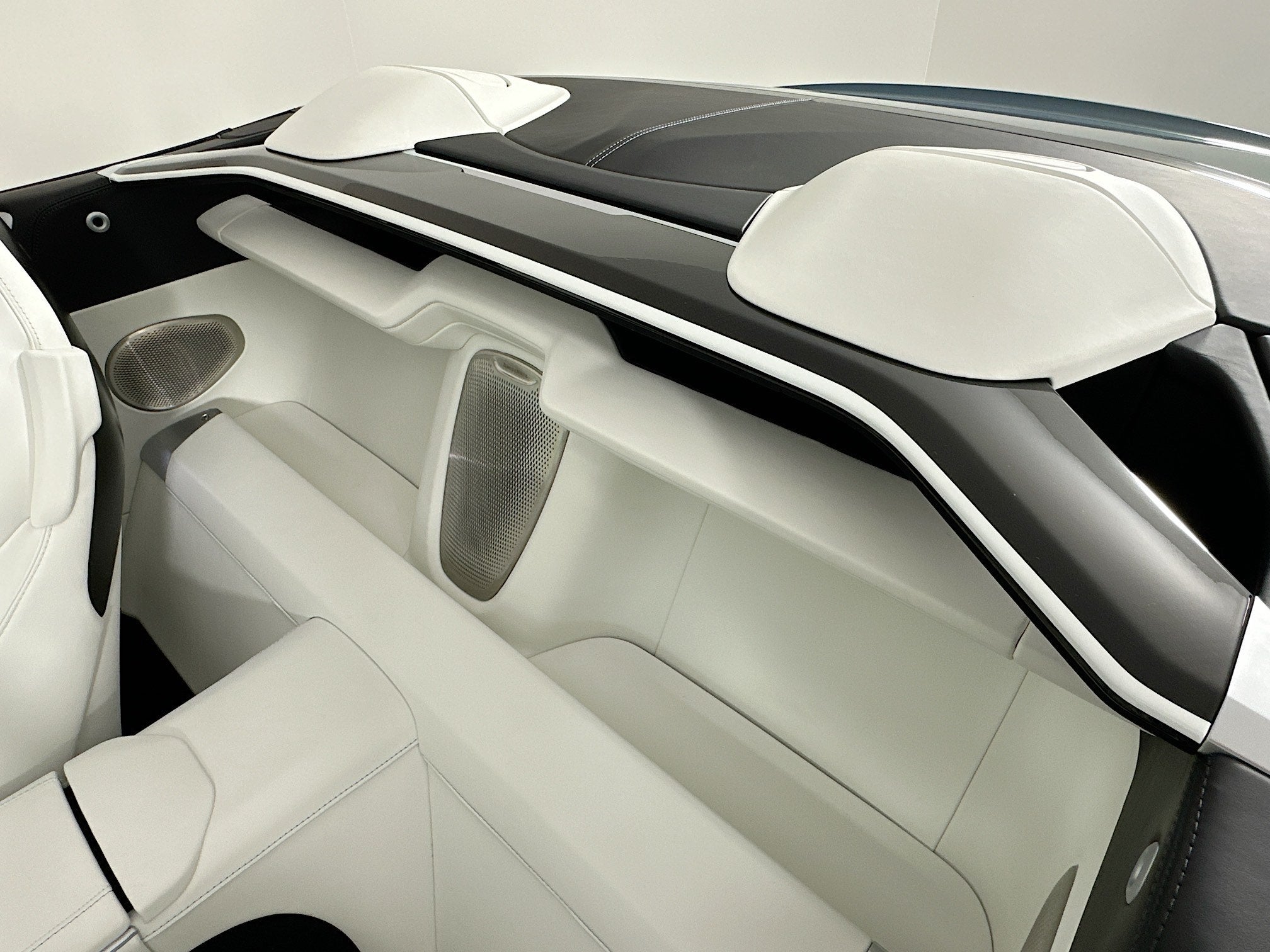 2026 Aston Martin Vanquish Volante