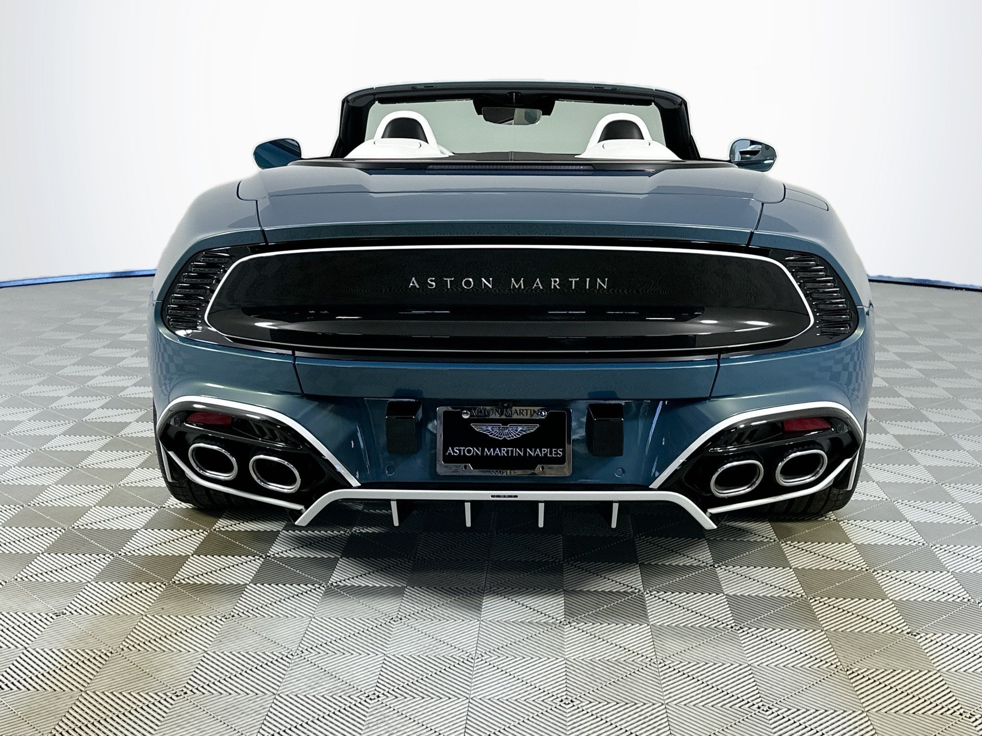 2026 Aston Martin Vanquish Volante