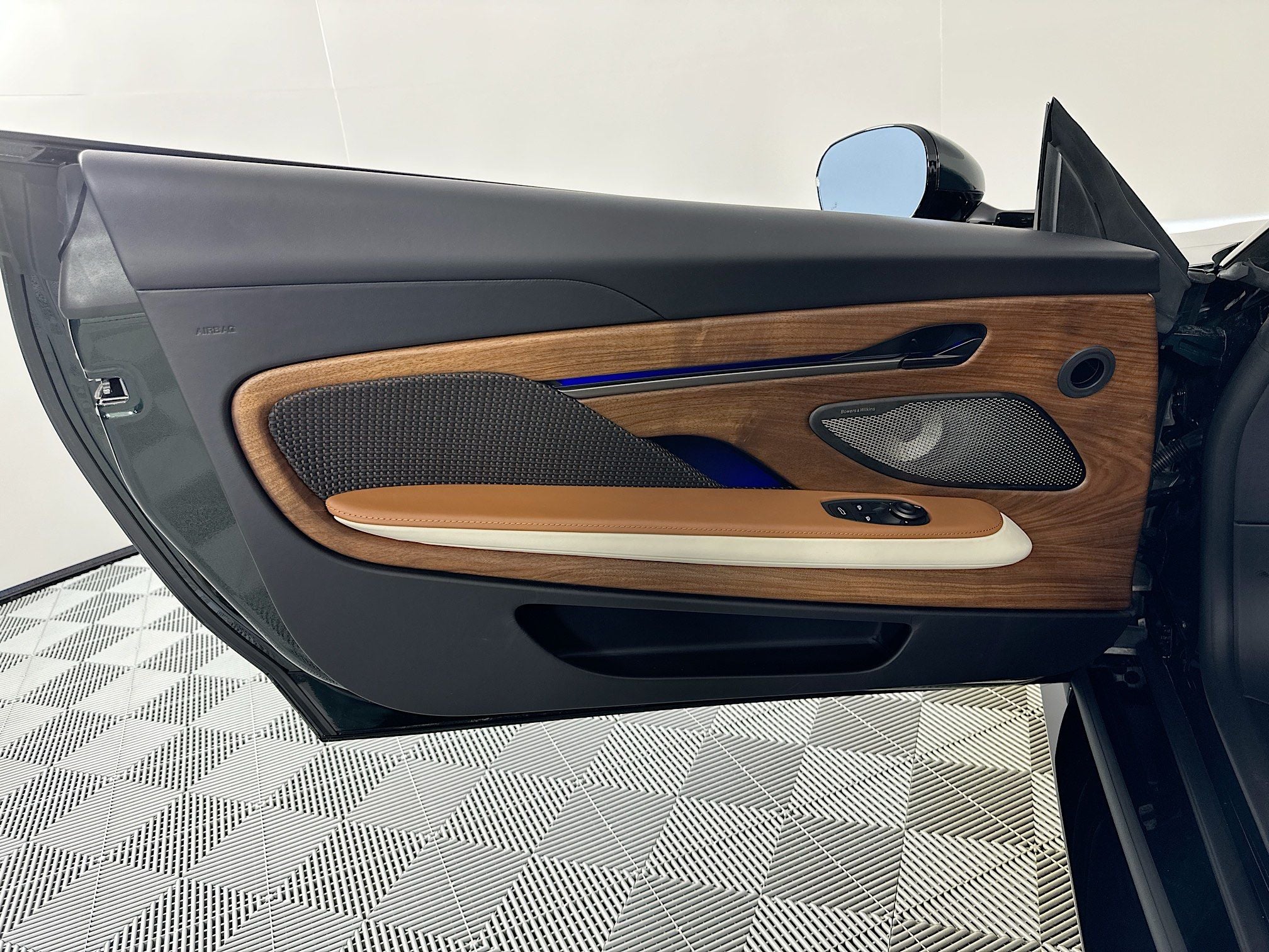 2026 Aston Martin Vanquish Volante 60th Edition