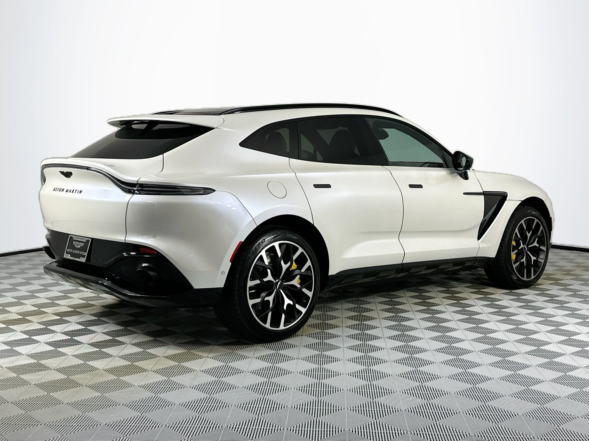 2021 Aston Martin DBX Base