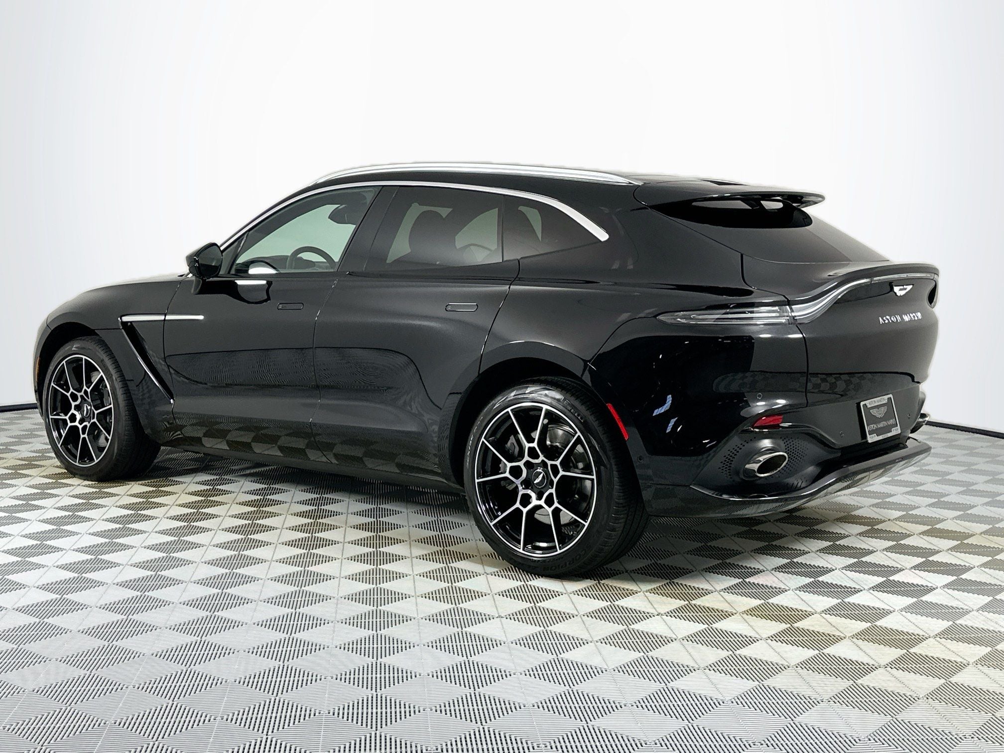 2022 Aston Martin DBX Base