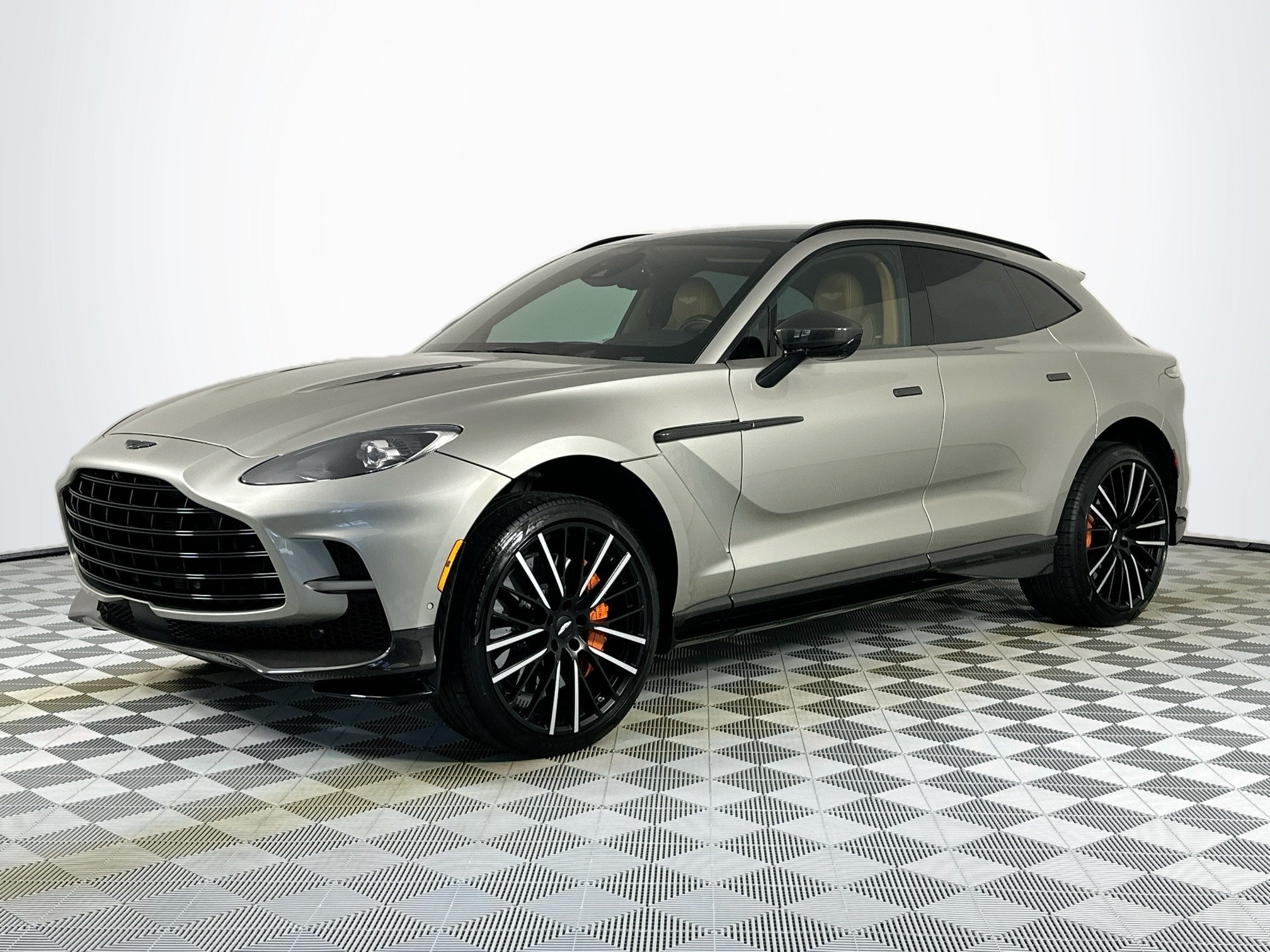 2023 Aston Martin DBX 707