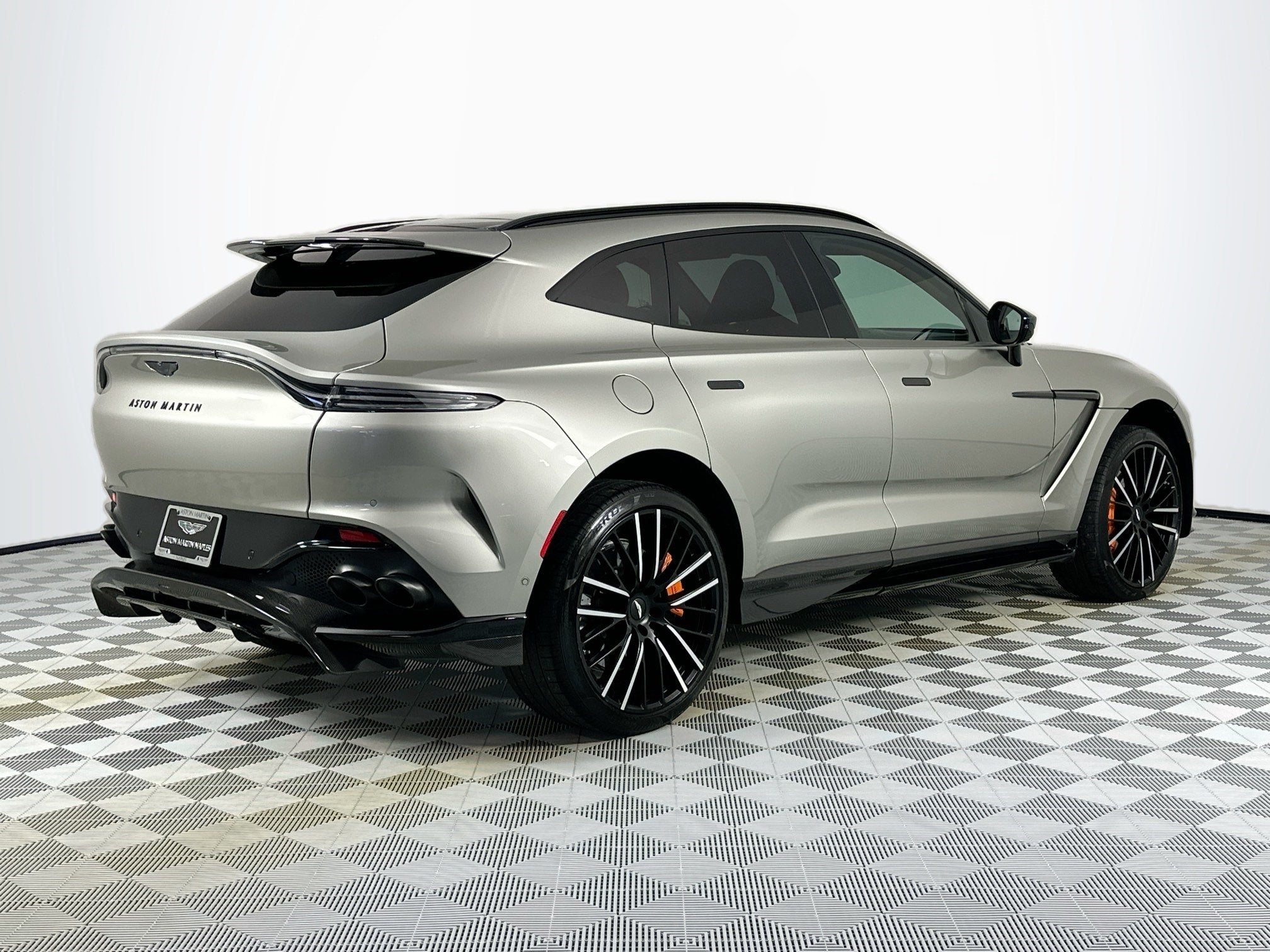 2023 Aston Martin DBX 707