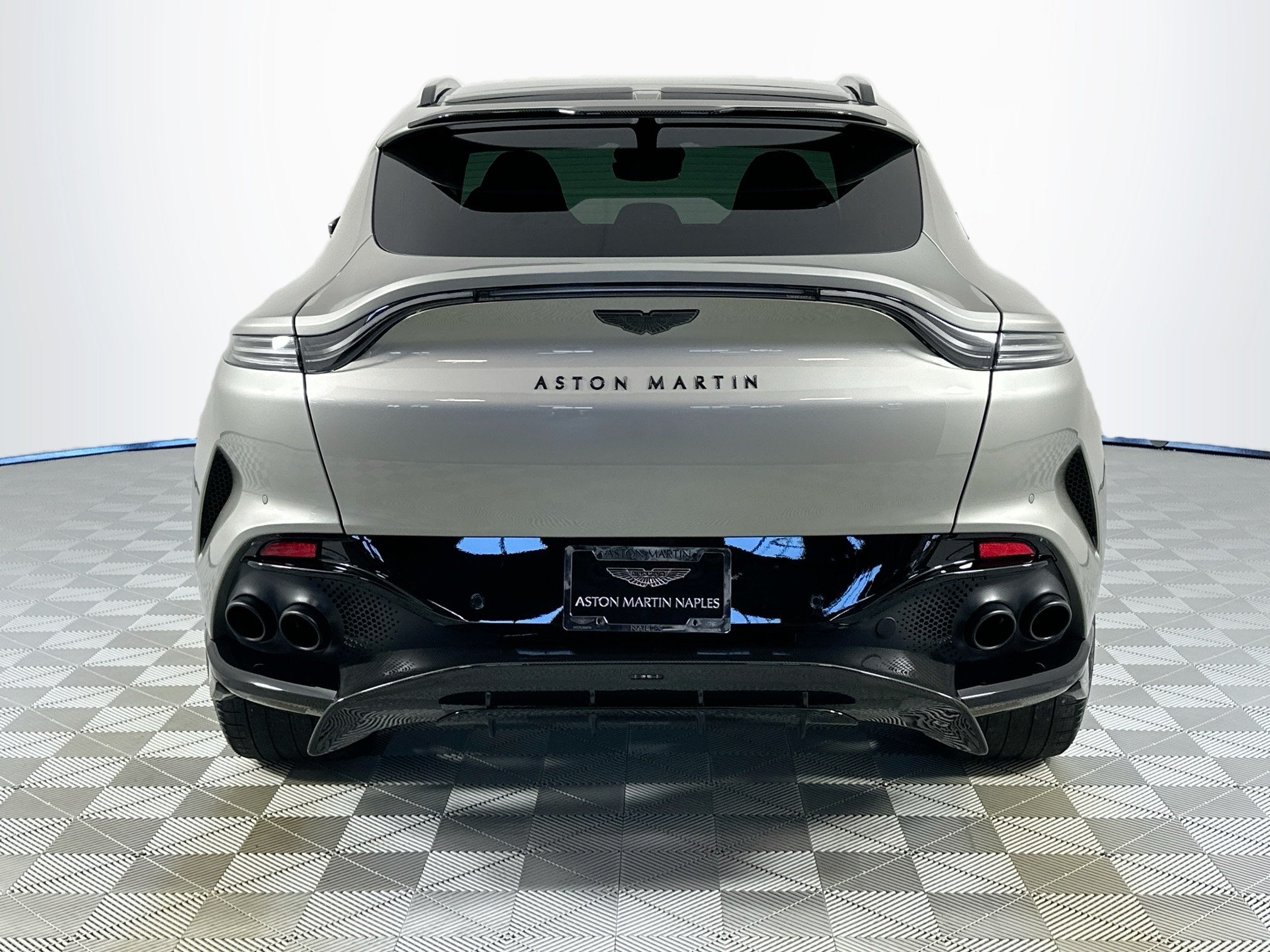 2023 Aston Martin DBX 707