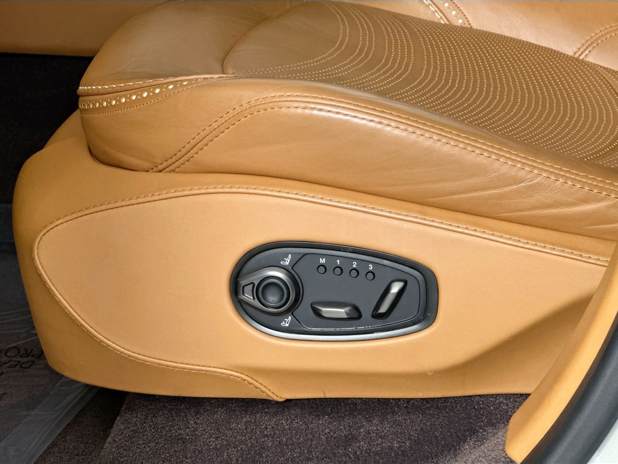 2023 Aston Martin DBX 707