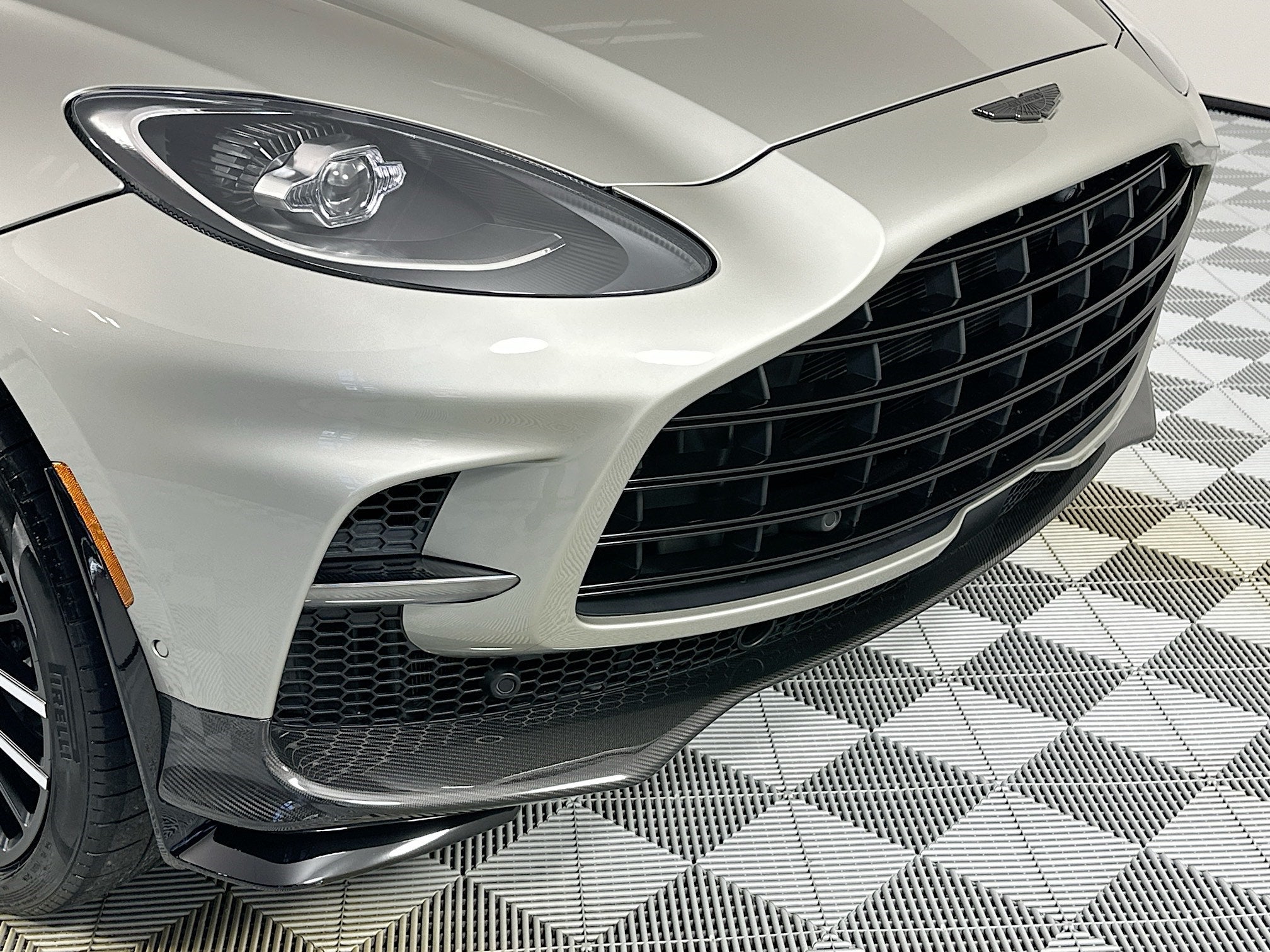 2023 Aston Martin DBX 707