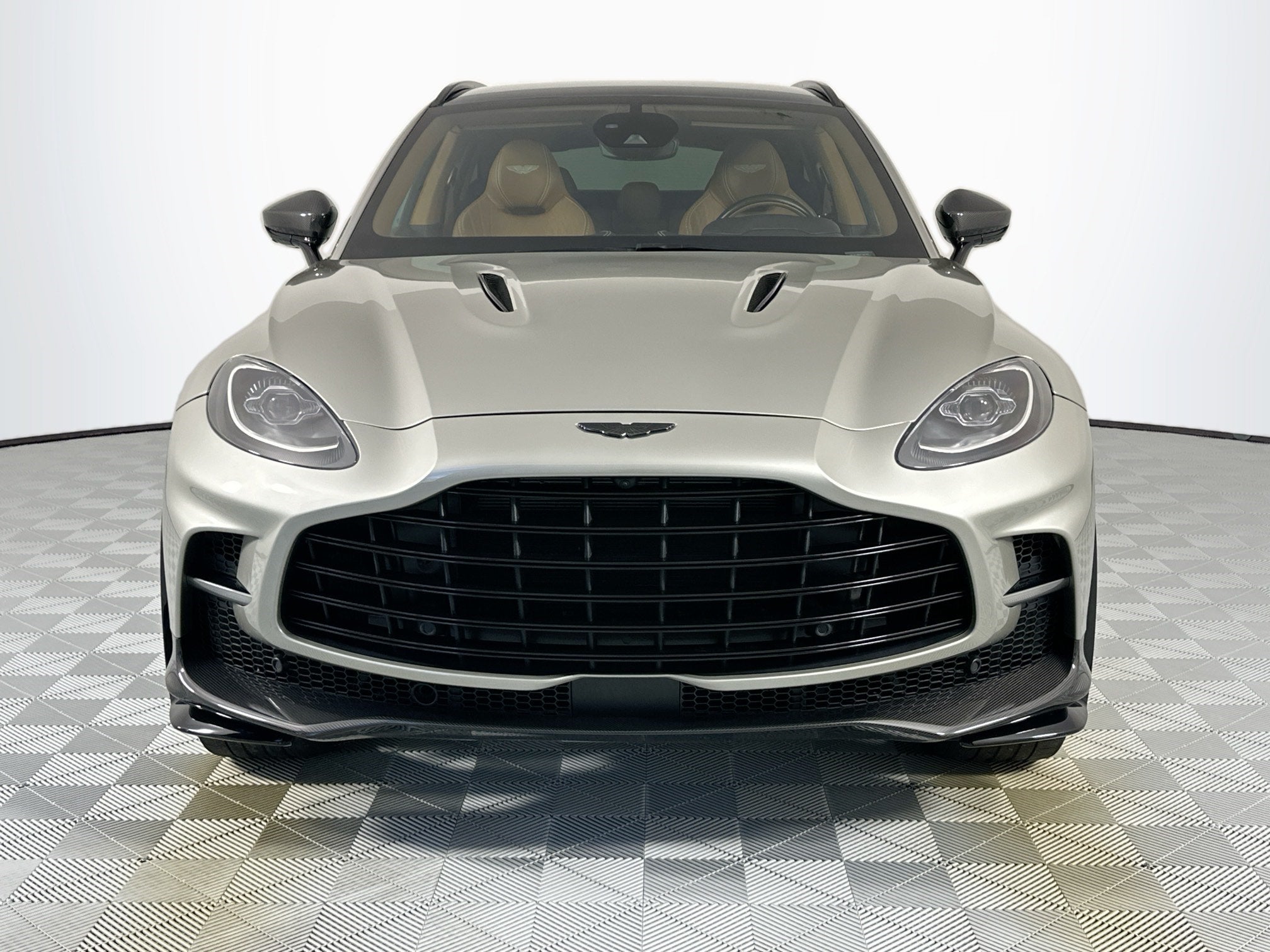 2023 Aston Martin DBX 707