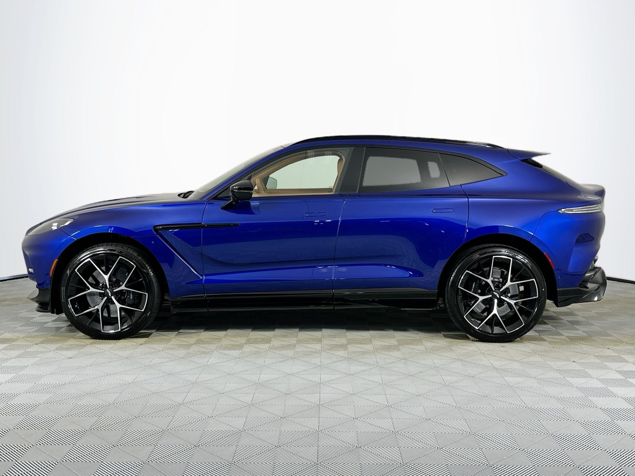 2026 Aston Martin DBX 707