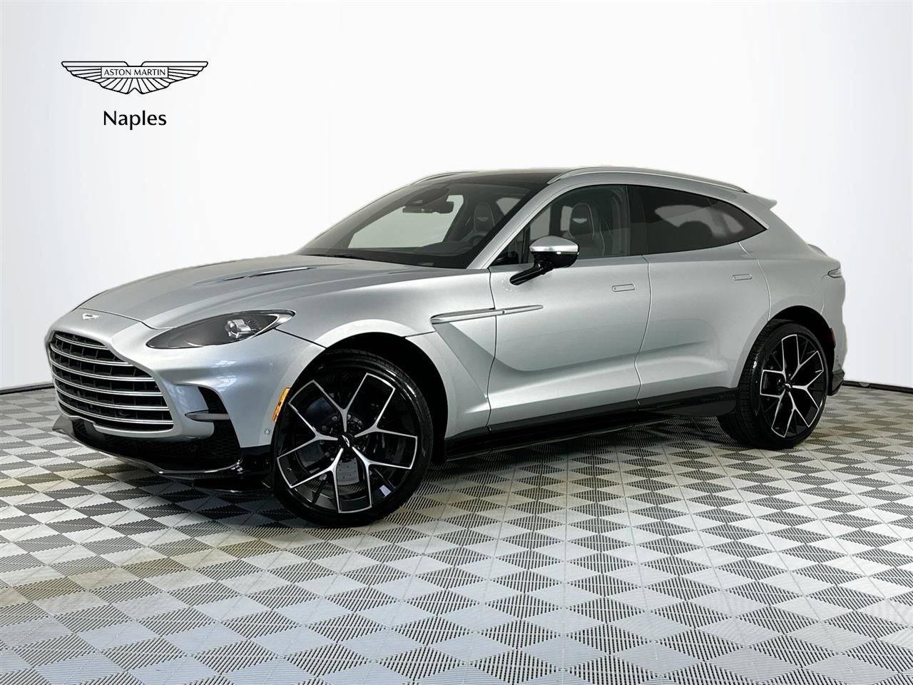 2026 Aston Martin DBX 4.0 V8 707 AWD's photo