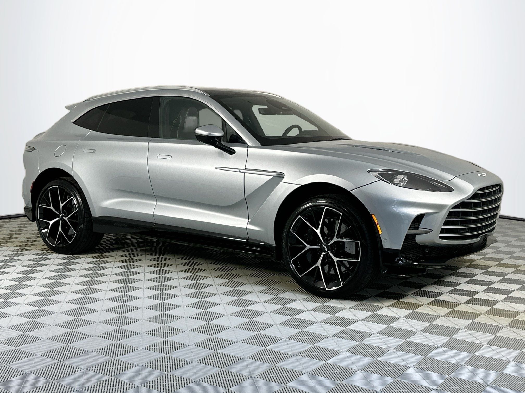 2026 Aston Martin DBX 707