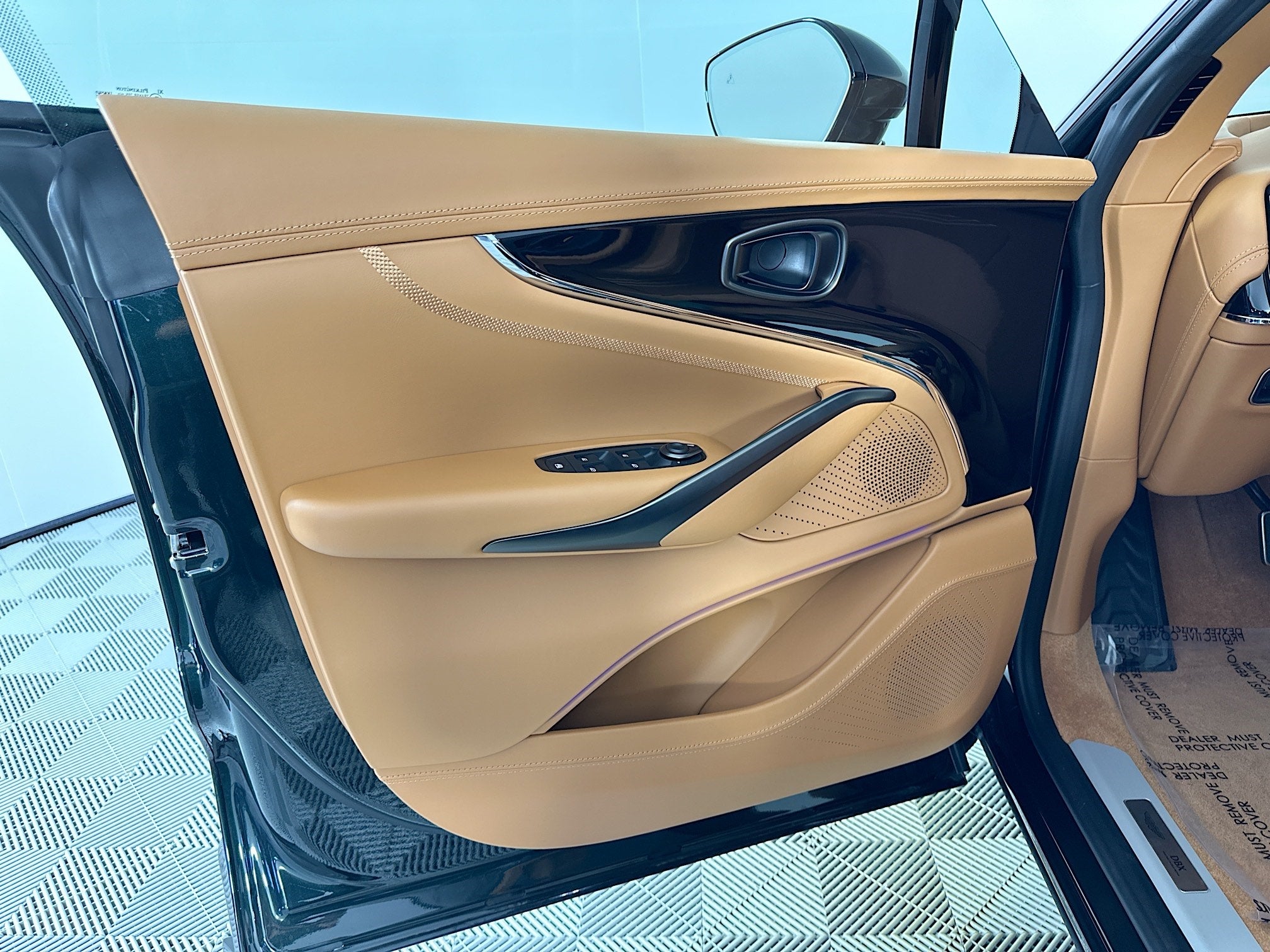 2026 Aston Martin DBX 707