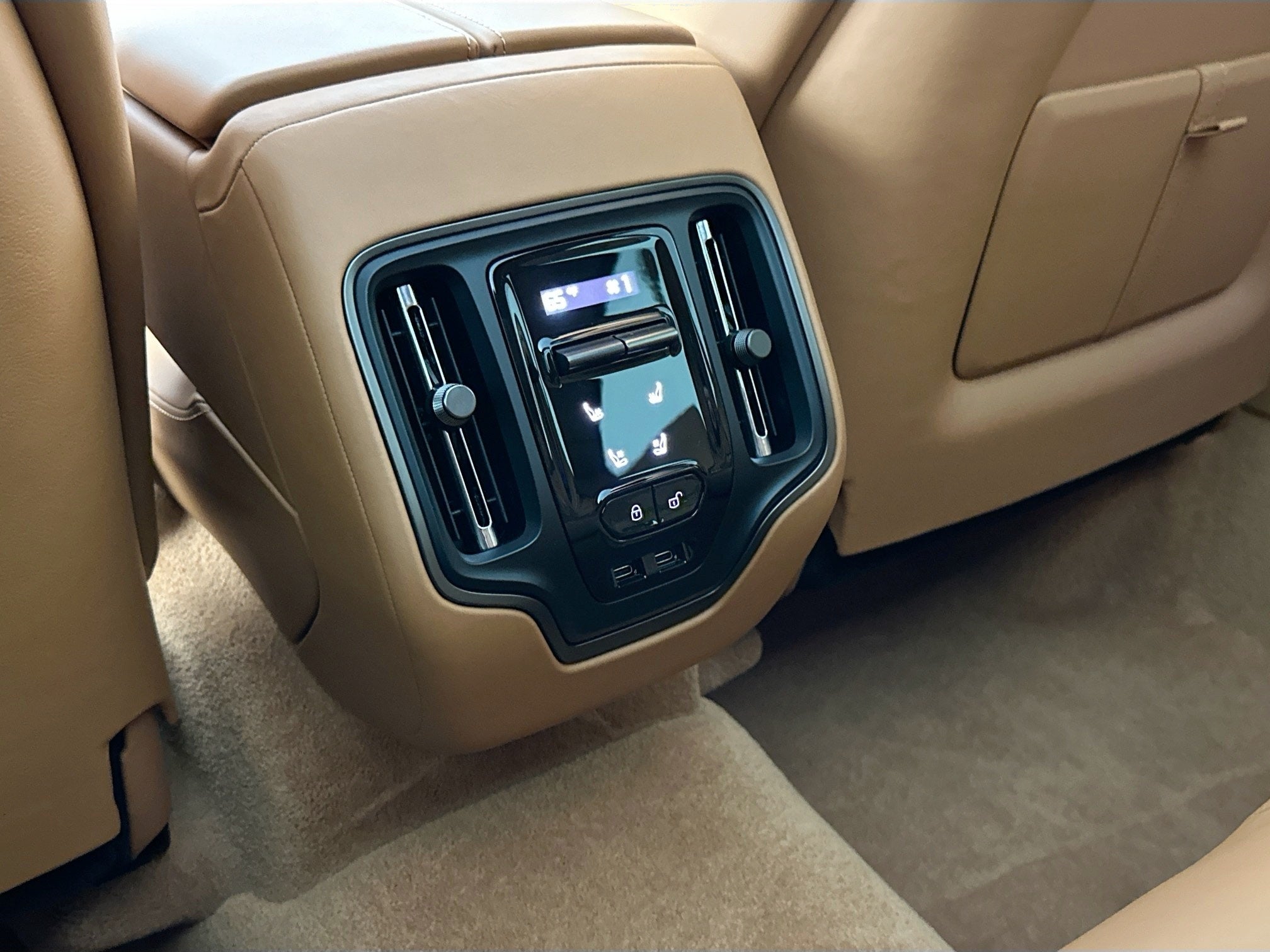 2026 Aston Martin DBX 707