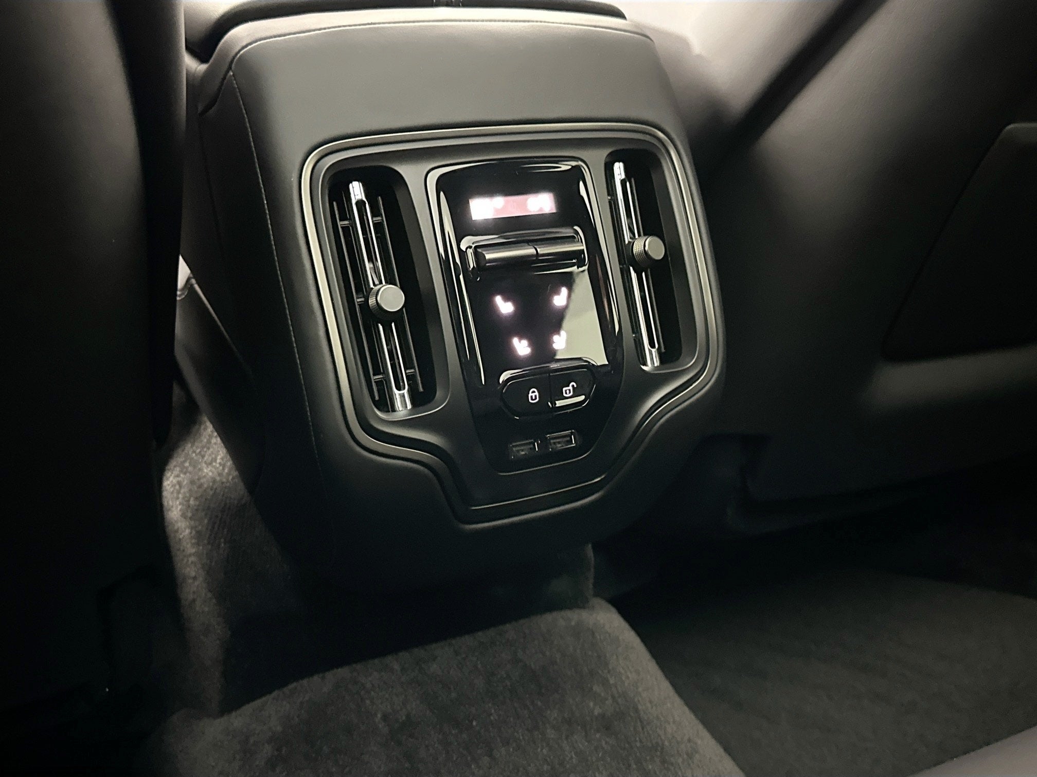 2025 Aston Martin DBX 707 Base