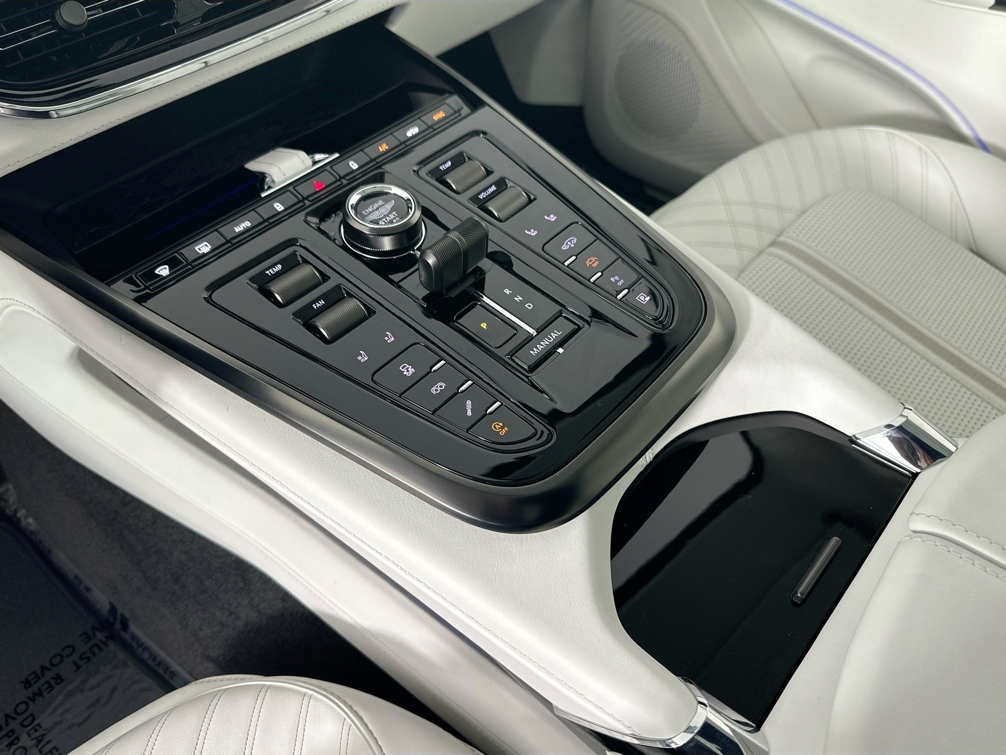 2025 Aston Martin DBX 707 Base