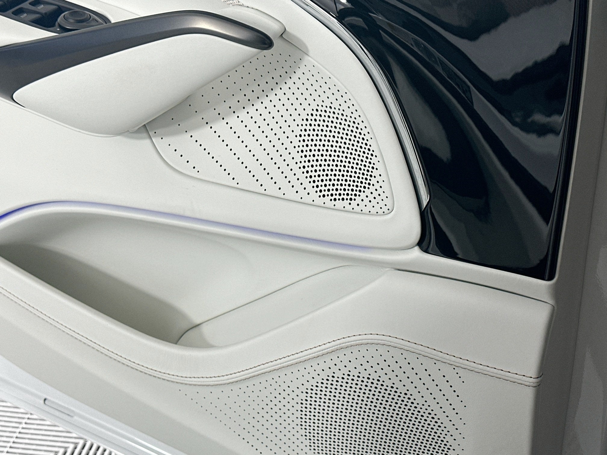 2025 Aston Martin DBX 707 Base