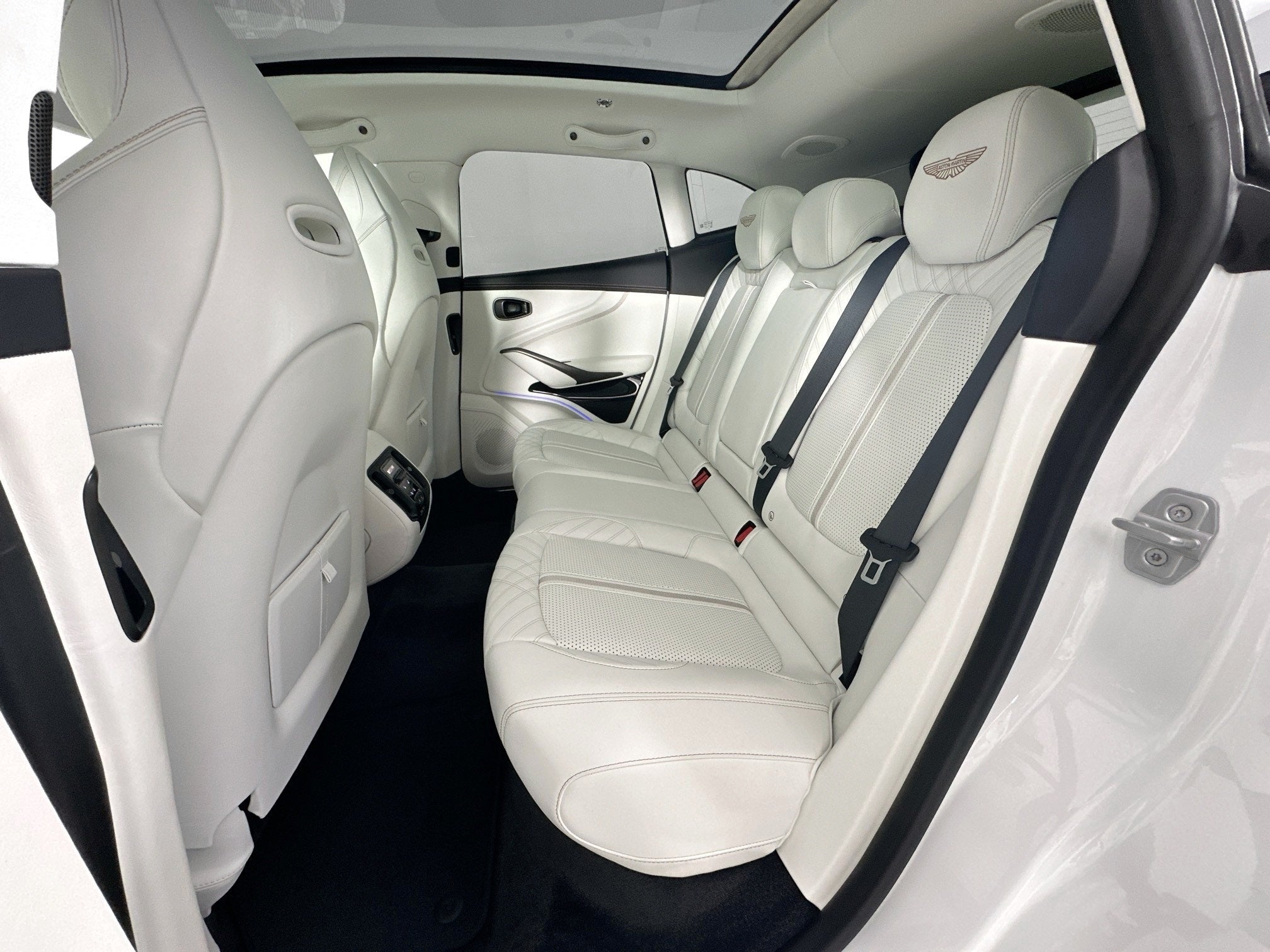 2025 Aston Martin DBX 707 Base