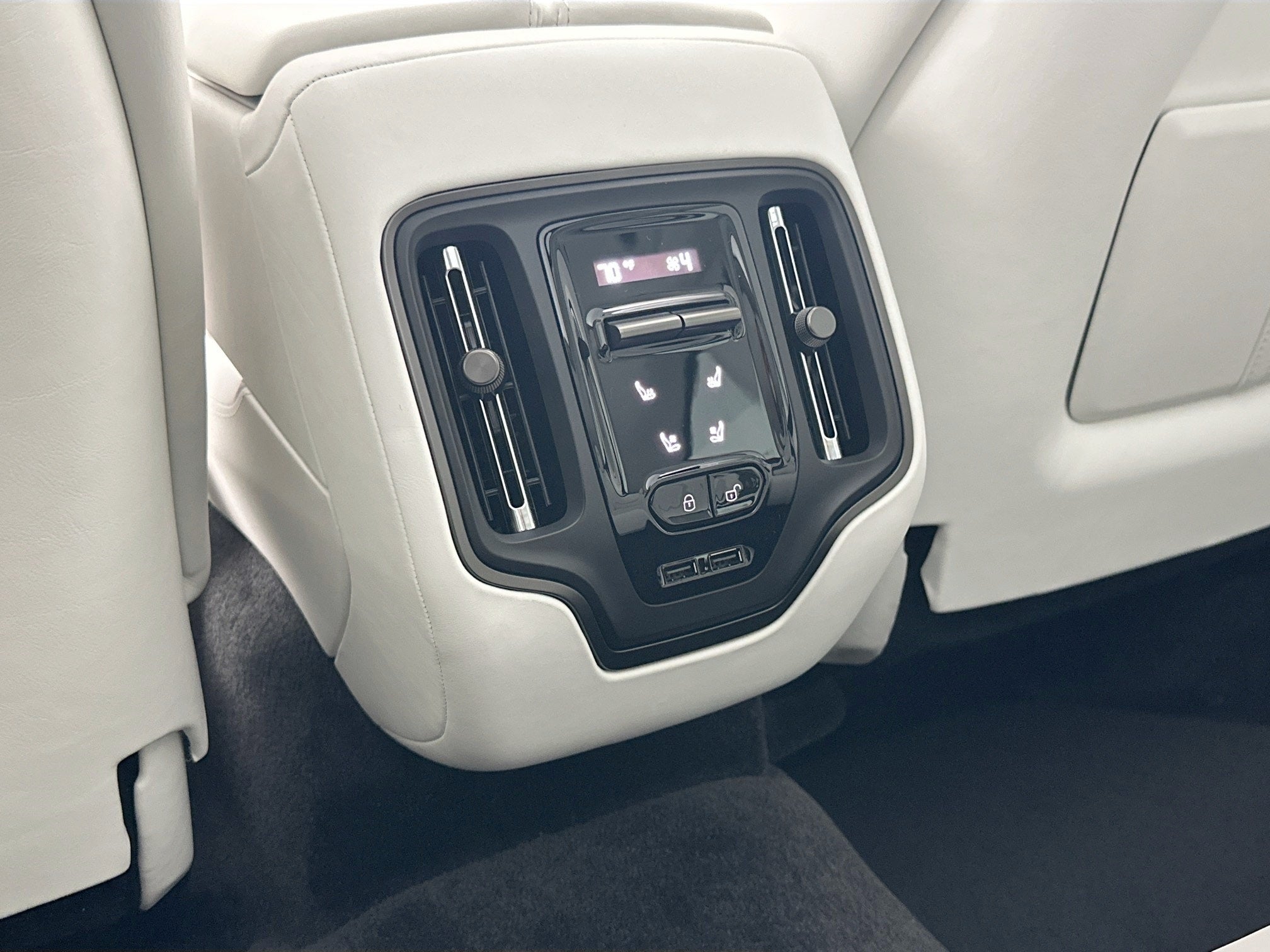 2025 Aston Martin DBX 707 Base