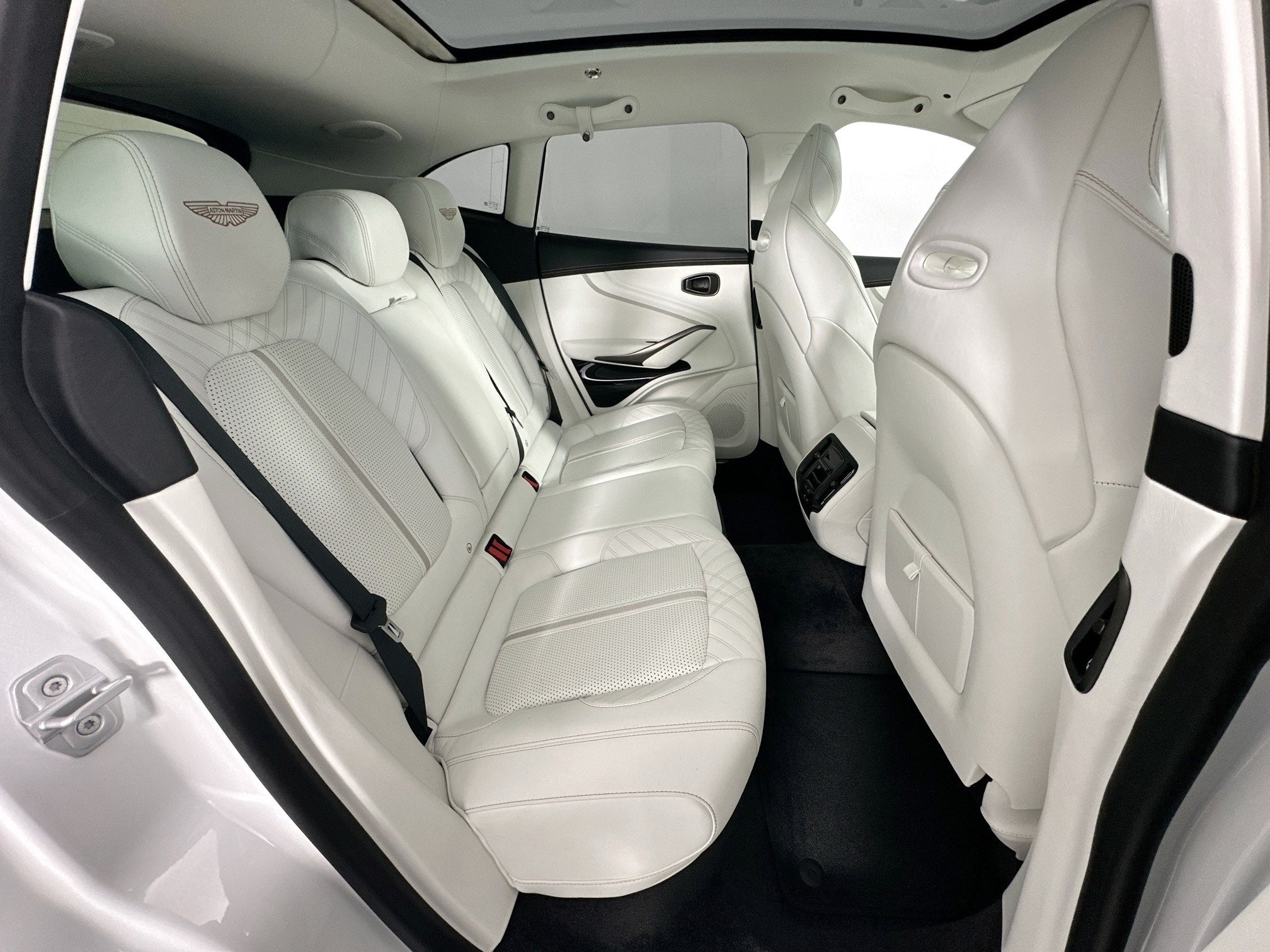 2025 Aston Martin DBX 707 Base