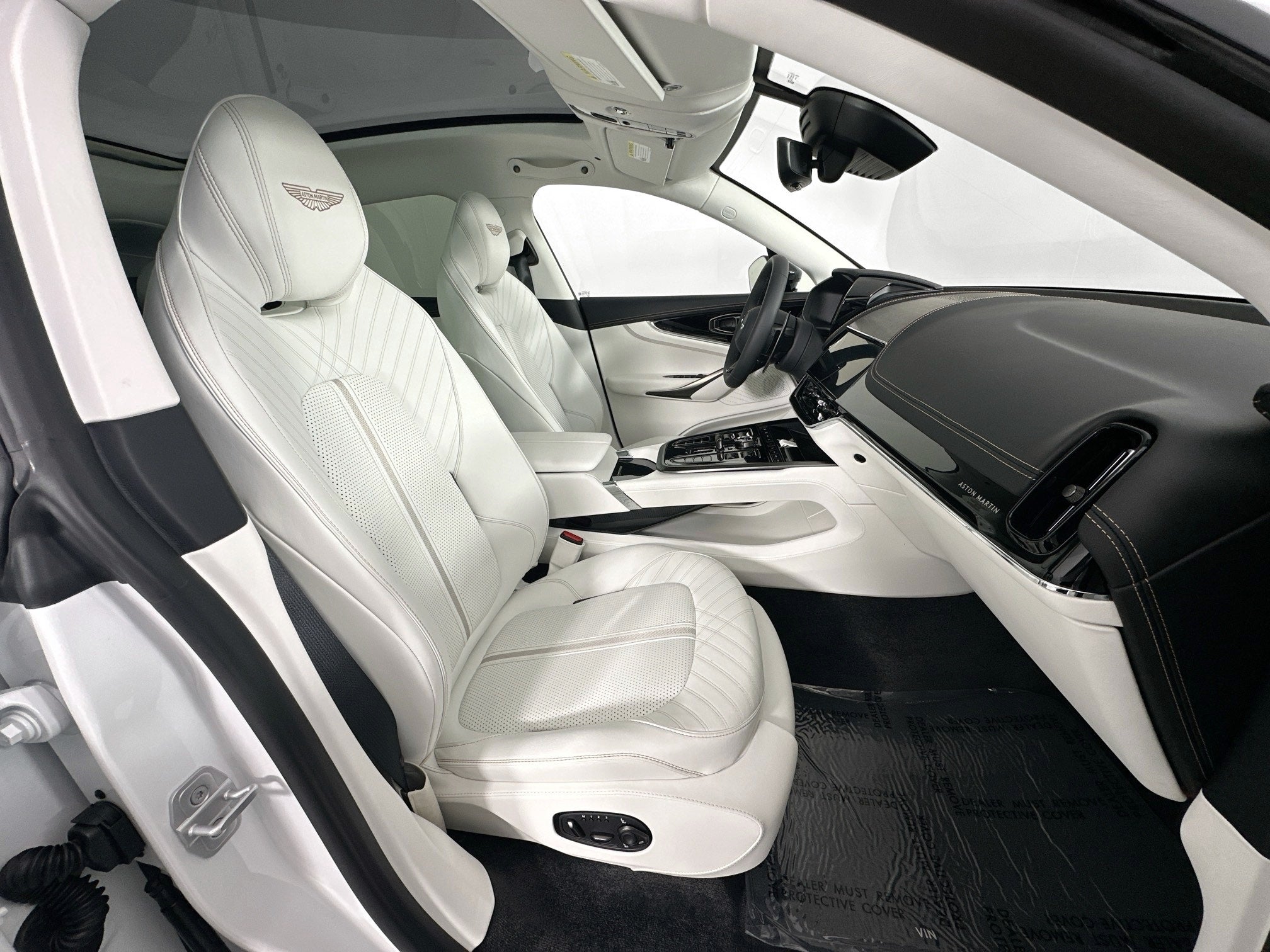 2025 Aston Martin DBX 707 Base