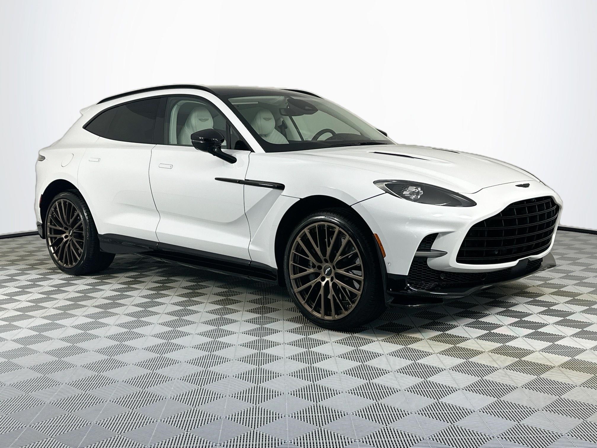 2025 Aston Martin DBX 707 Base