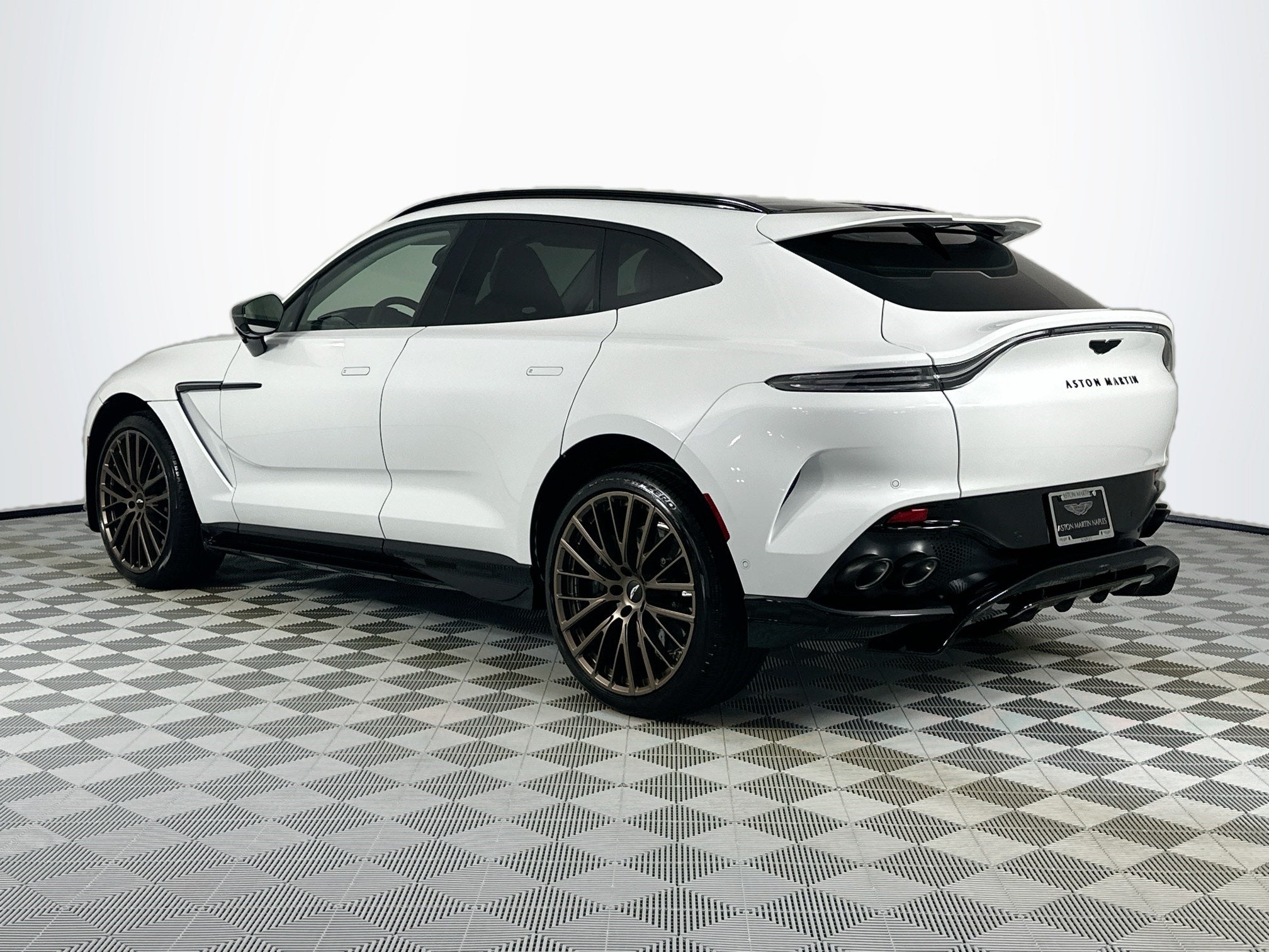 2025 Aston Martin DBX 707 Base