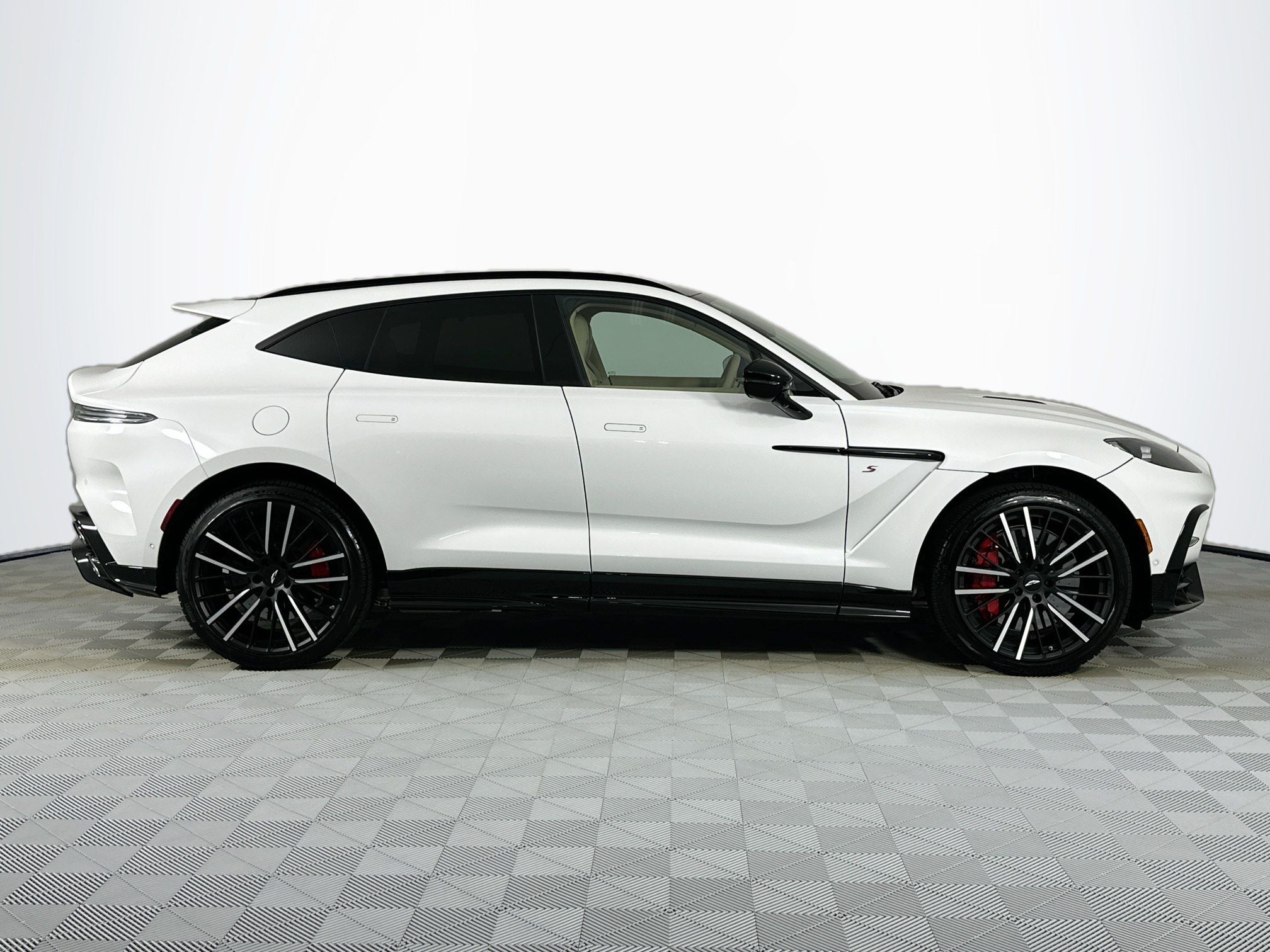2026 Aston Martin DBX S