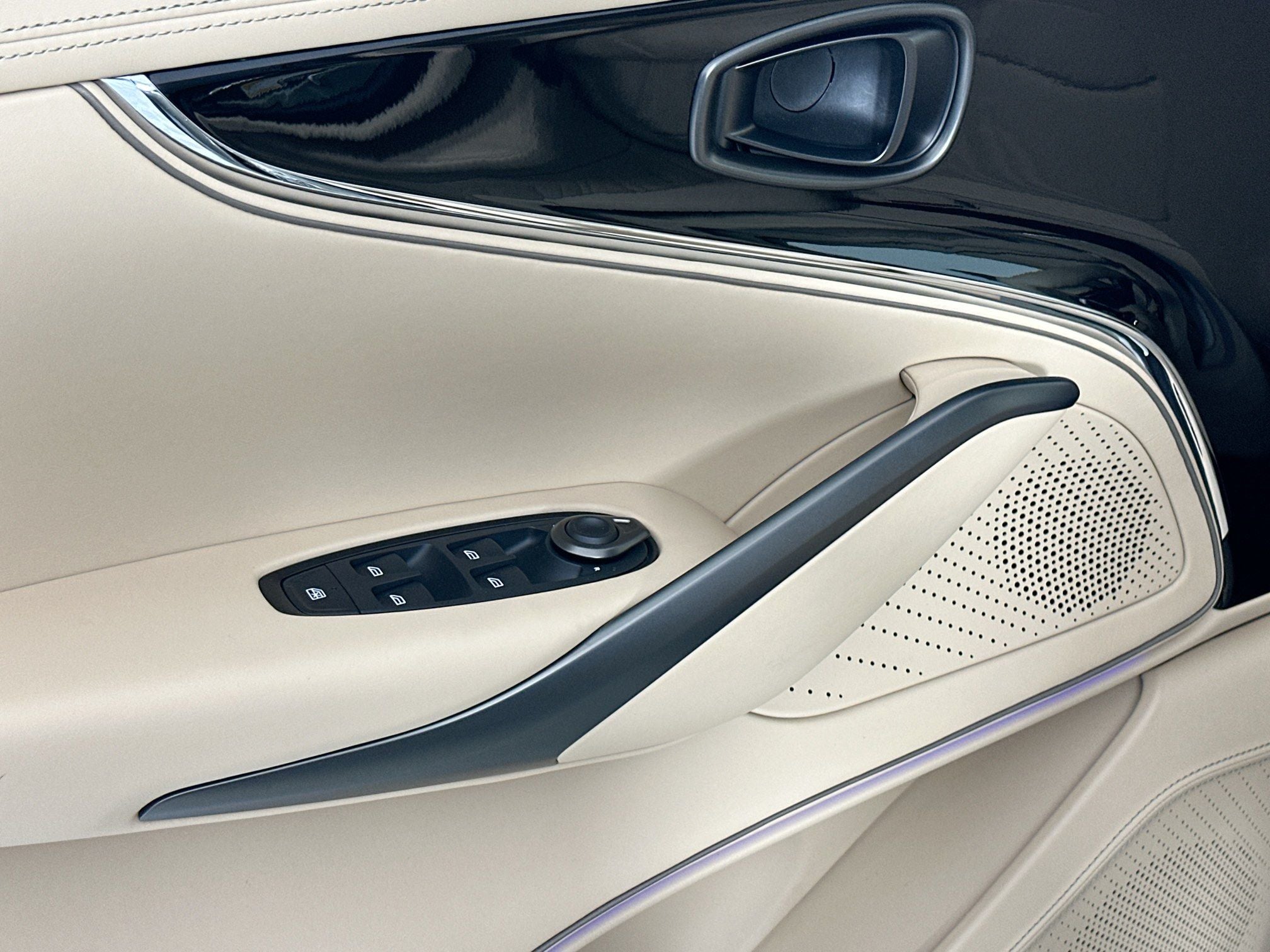 2026 Aston Martin DBX S