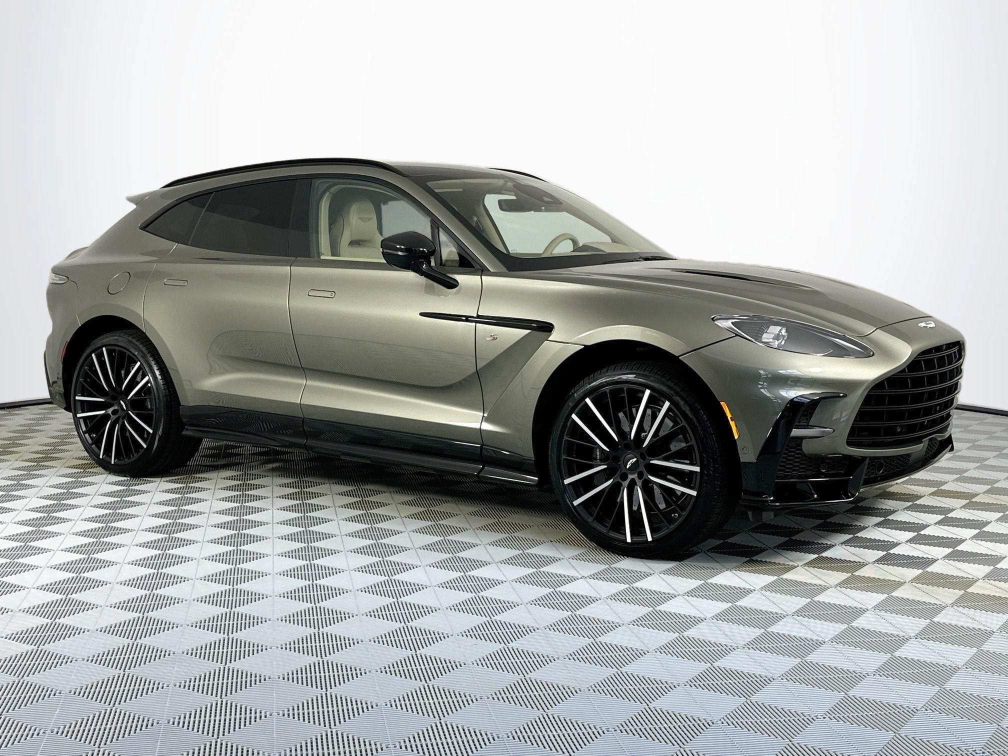 2026 Aston Martin DBX S