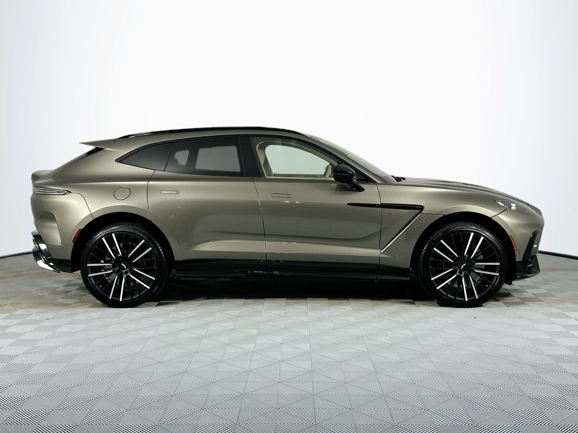 2026 Aston Martin DBX S