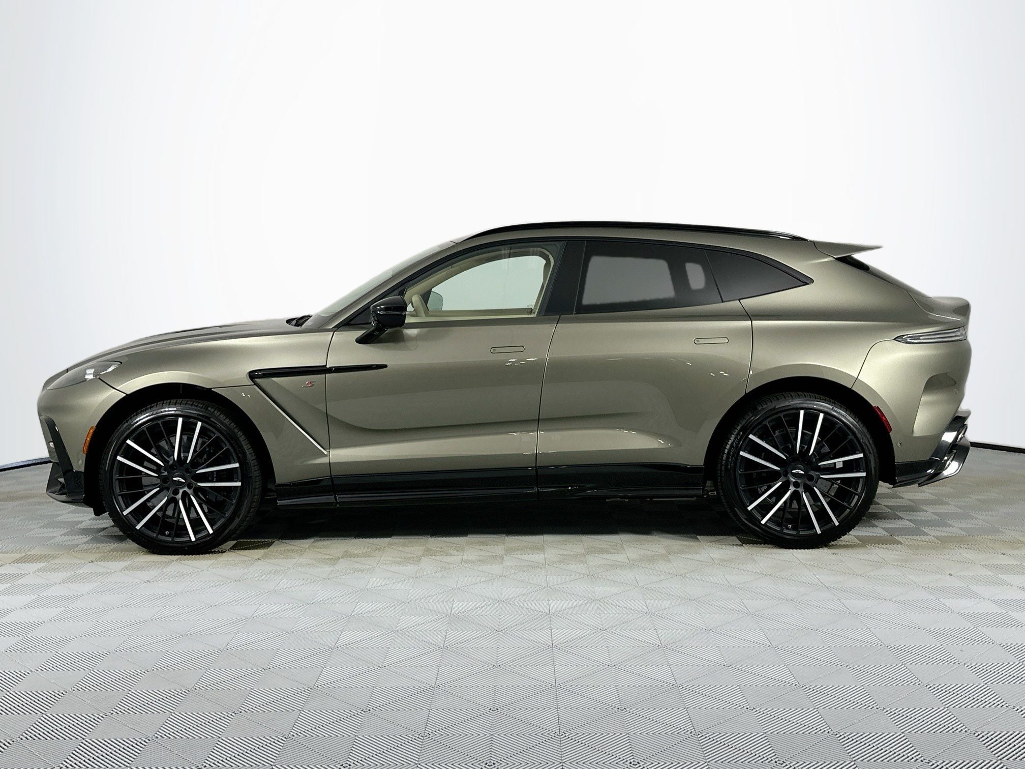 2026 Aston Martin DBX S