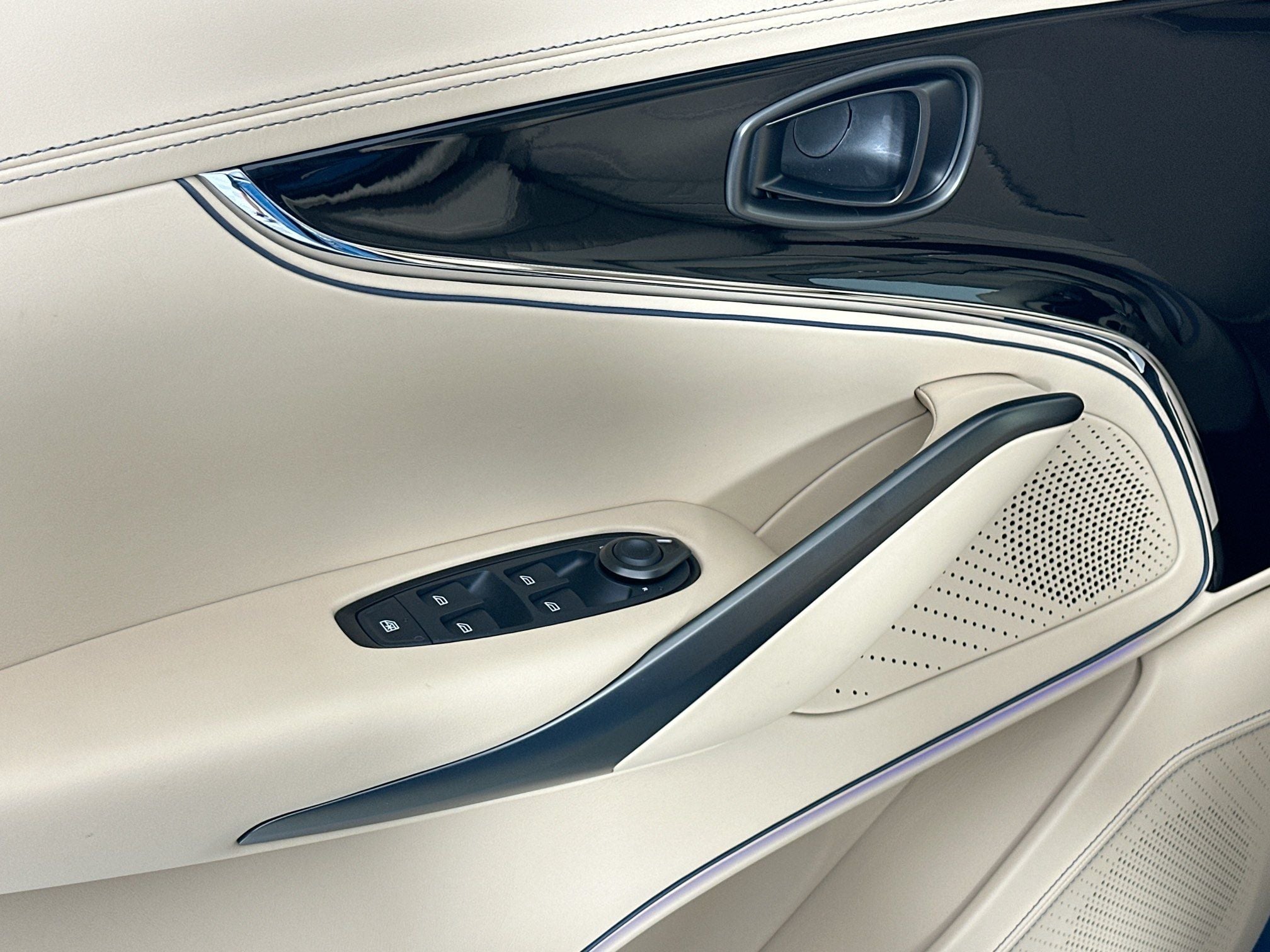 2026 Aston Martin DBX S