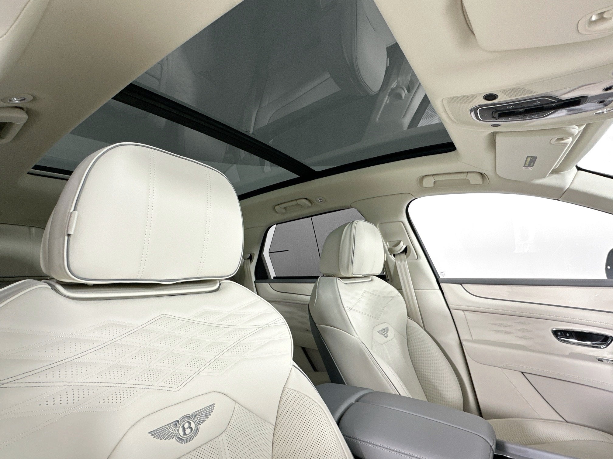 2025 Bentley Bentayga Atelier