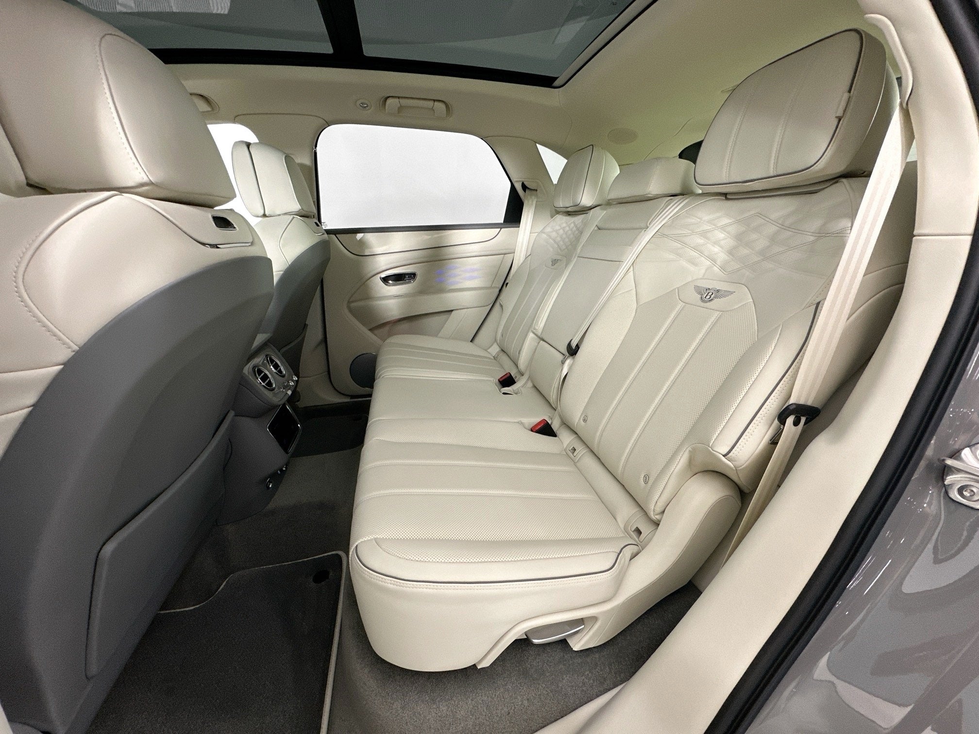 2025 Bentley Bentayga Atelier