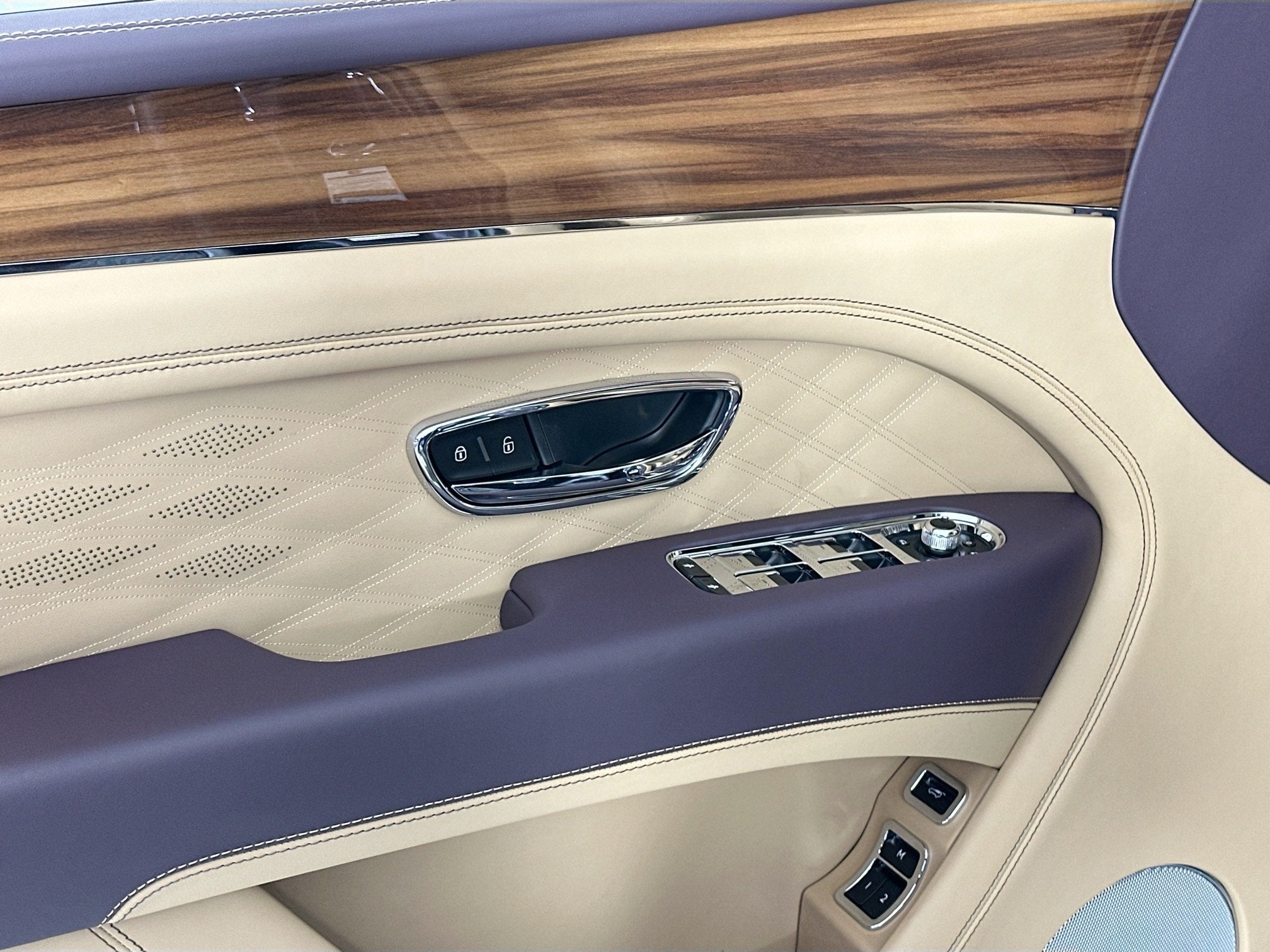 2025 Bentley Bentayga Azure