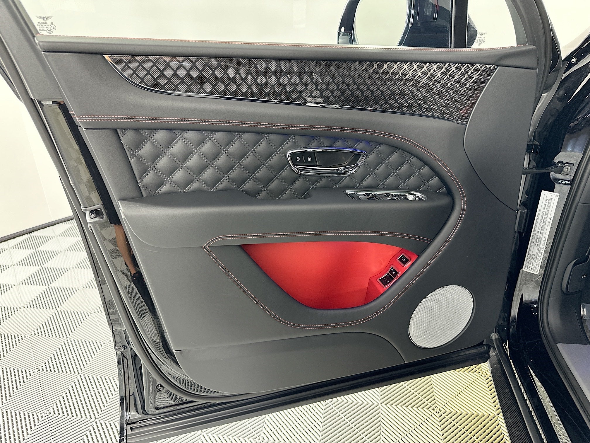 2025 Bentley Bentayga S Black Edition