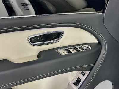 2025 Bentley Bentayga V8