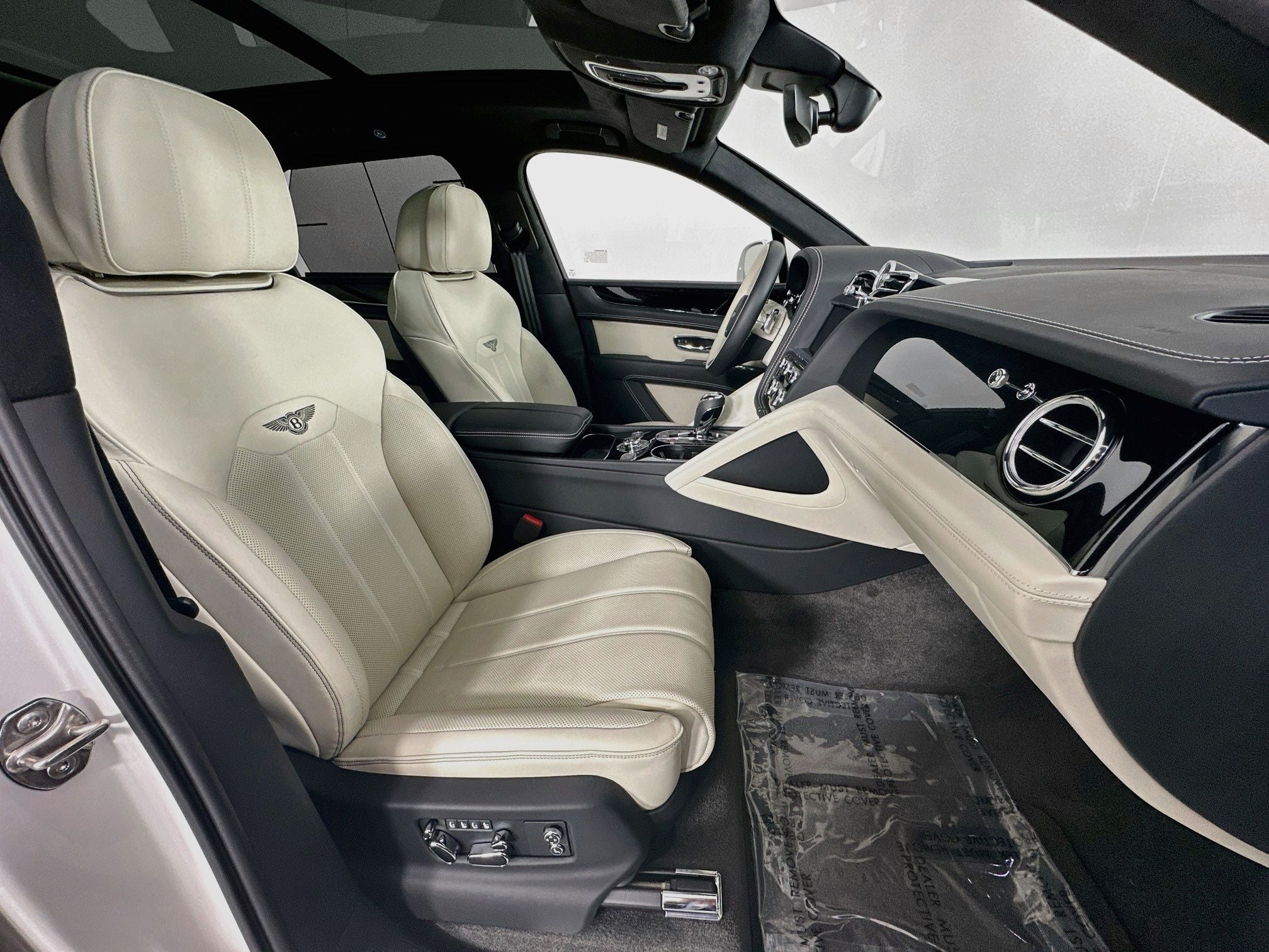 2025 Bentley Bentayga V8