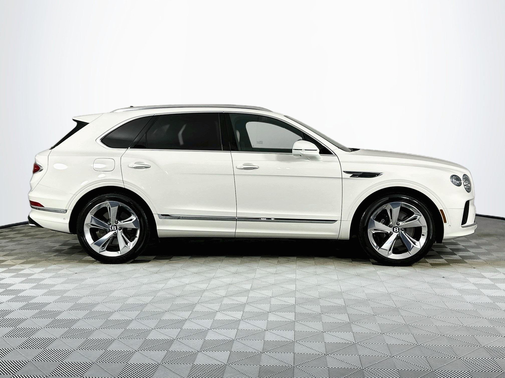 2025 Bentley Bentayga V8
