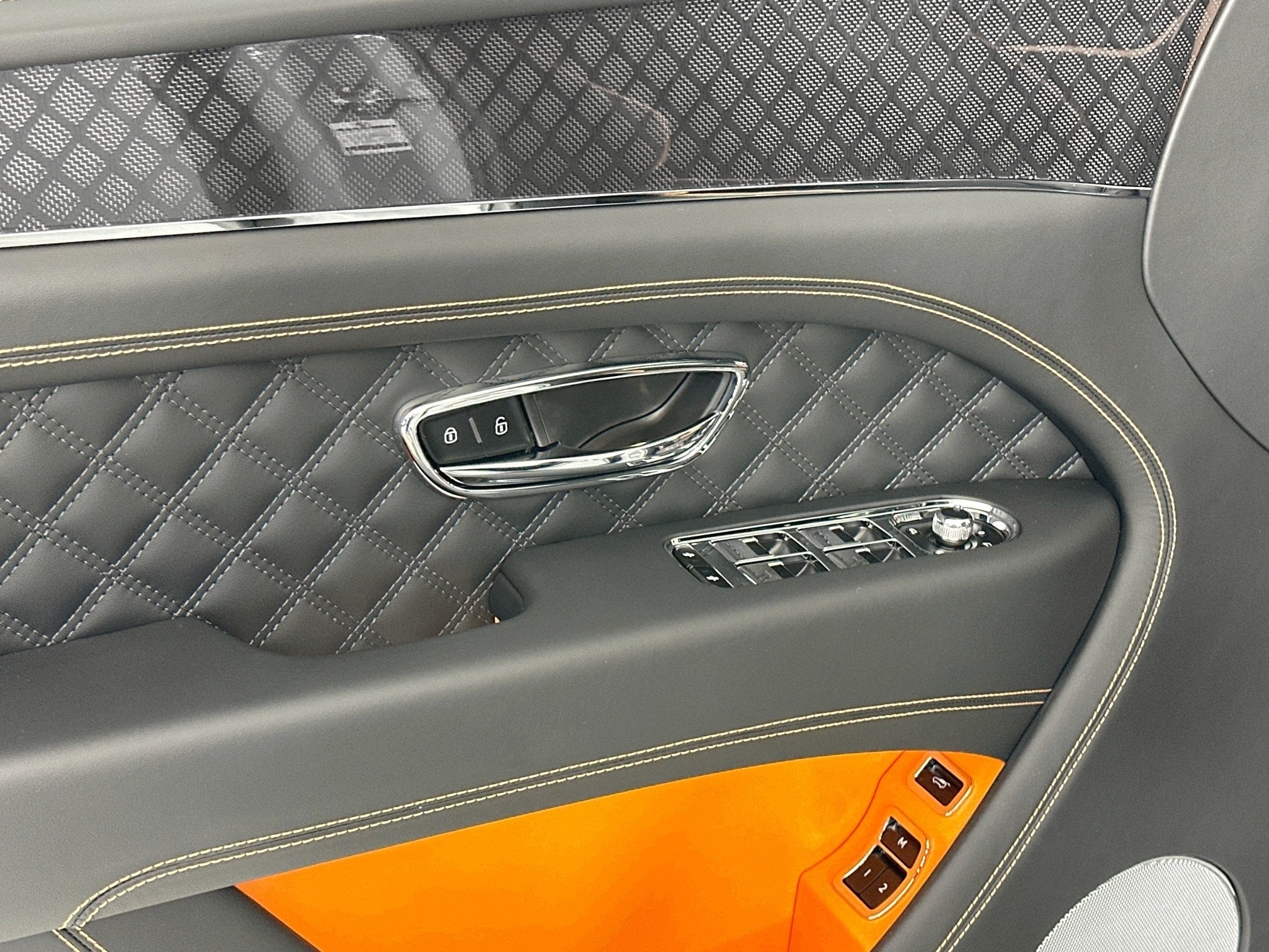 2025 Bentley Bentayga S Black Edition