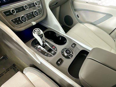 2024 Bentley Bentayga Azure - Mulliner Naples Breeze Collection