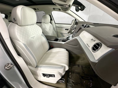 2024 Bentley Bentayga Azure - Mulliner Naples Breeze Collection