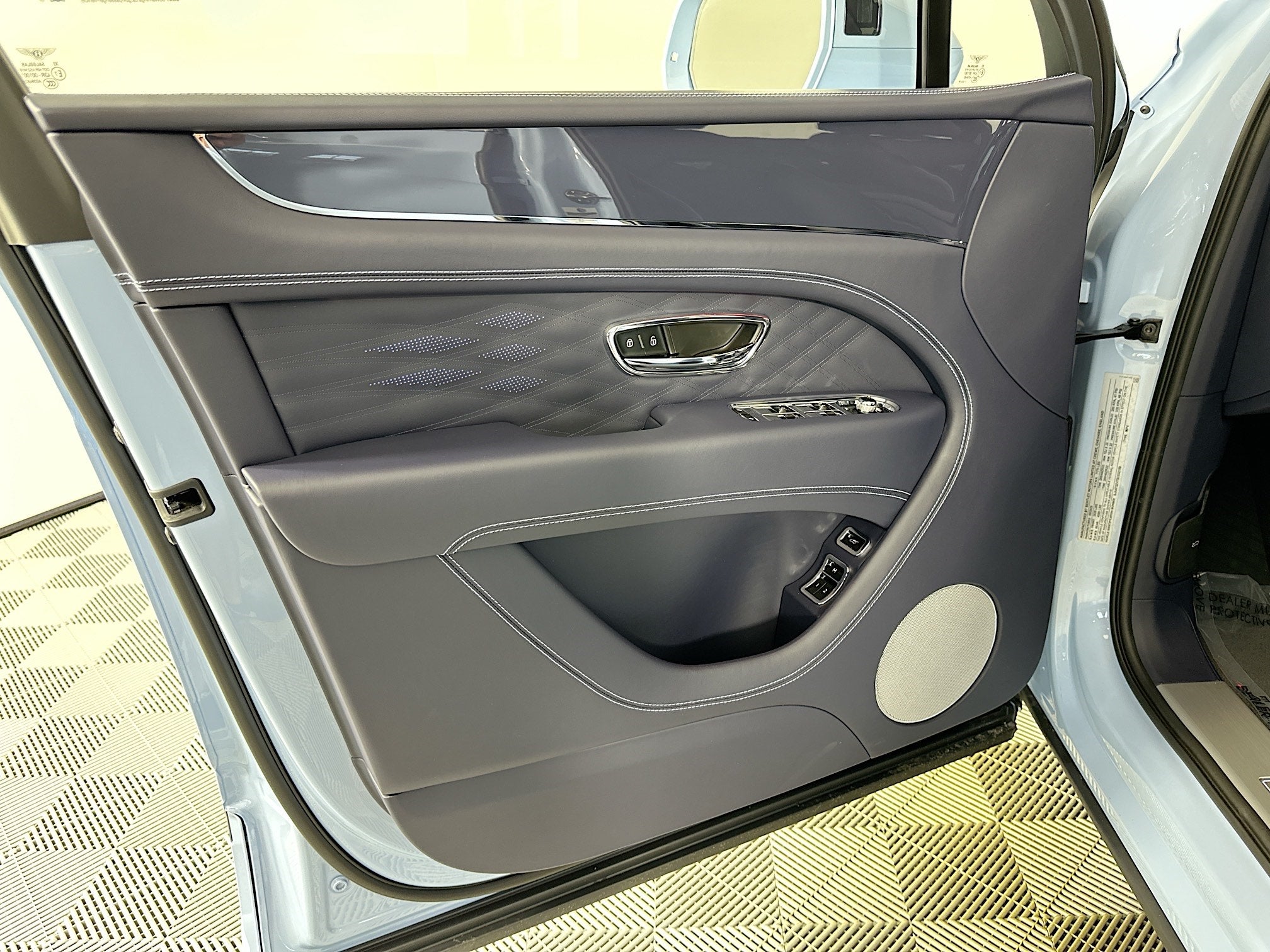 2025 Bentley Bentayga Azure